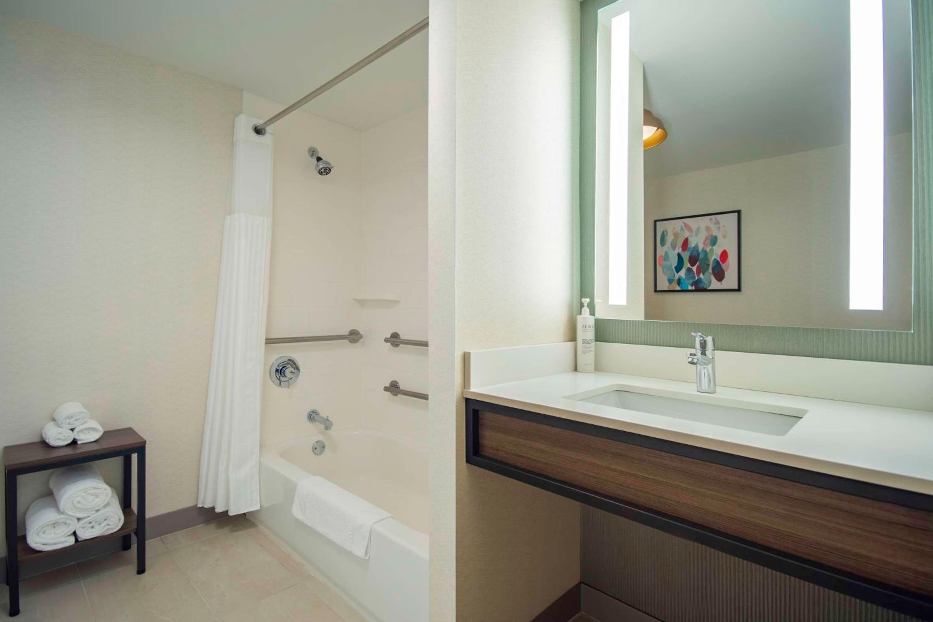 Double Room with Two Double Beds - Mobility Access