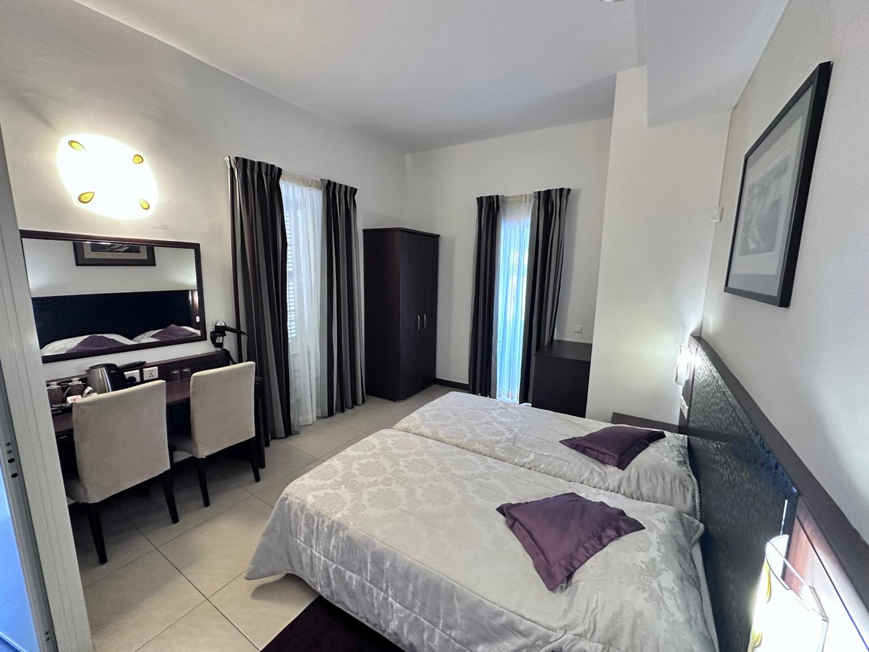 Habitación Doble o con Dos Camas