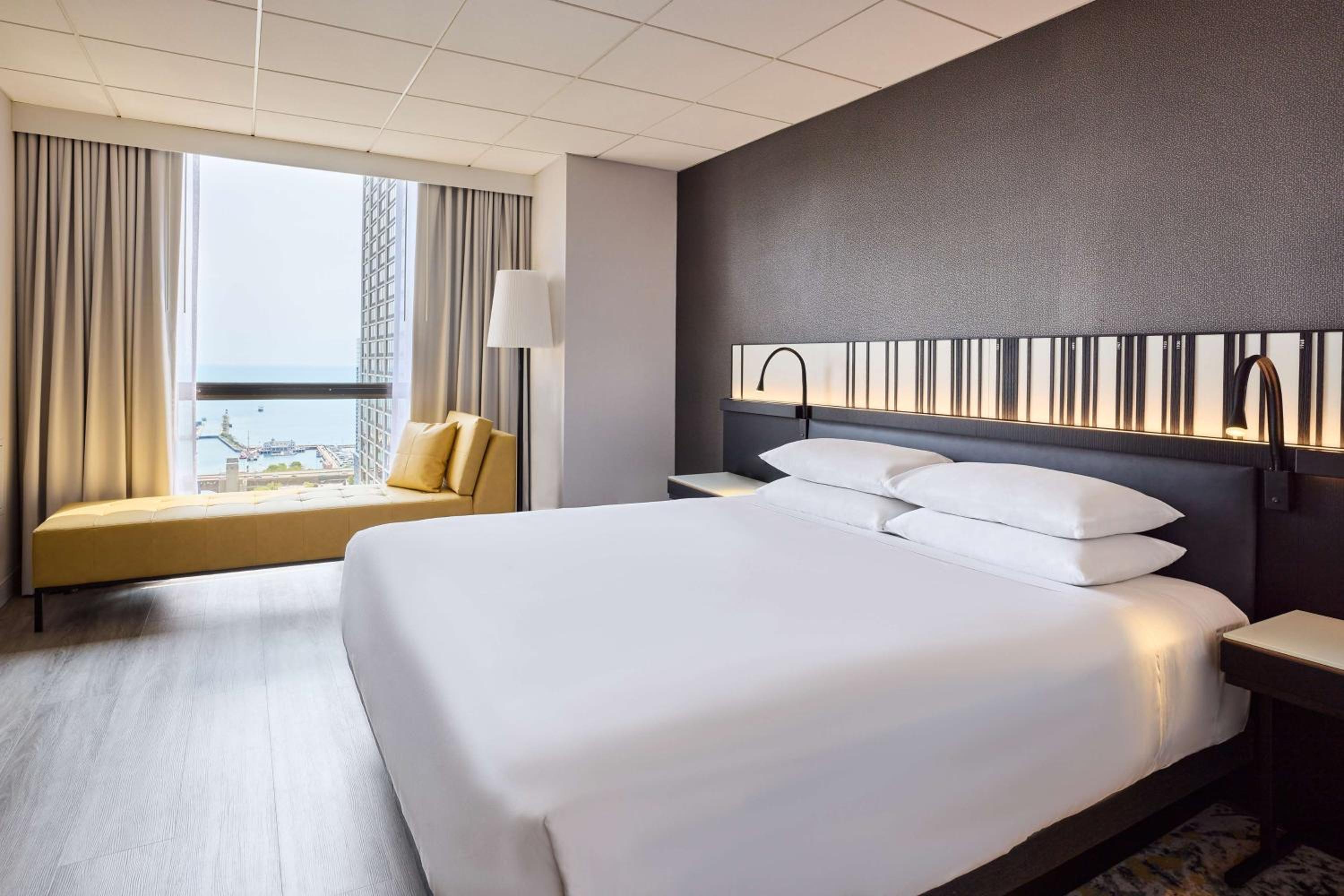 King Room With Lake View