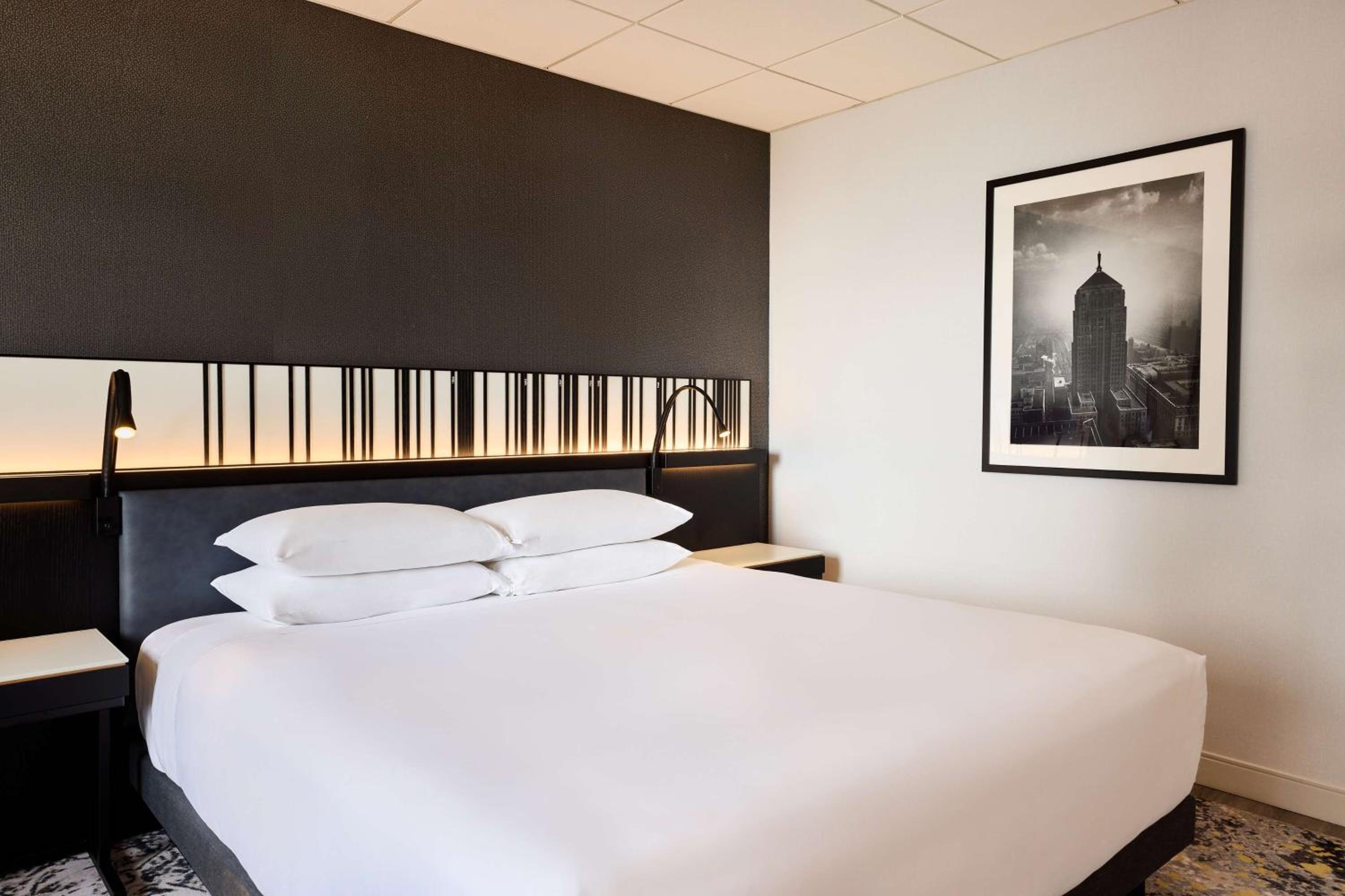 King Room with Lake View - Photo 2