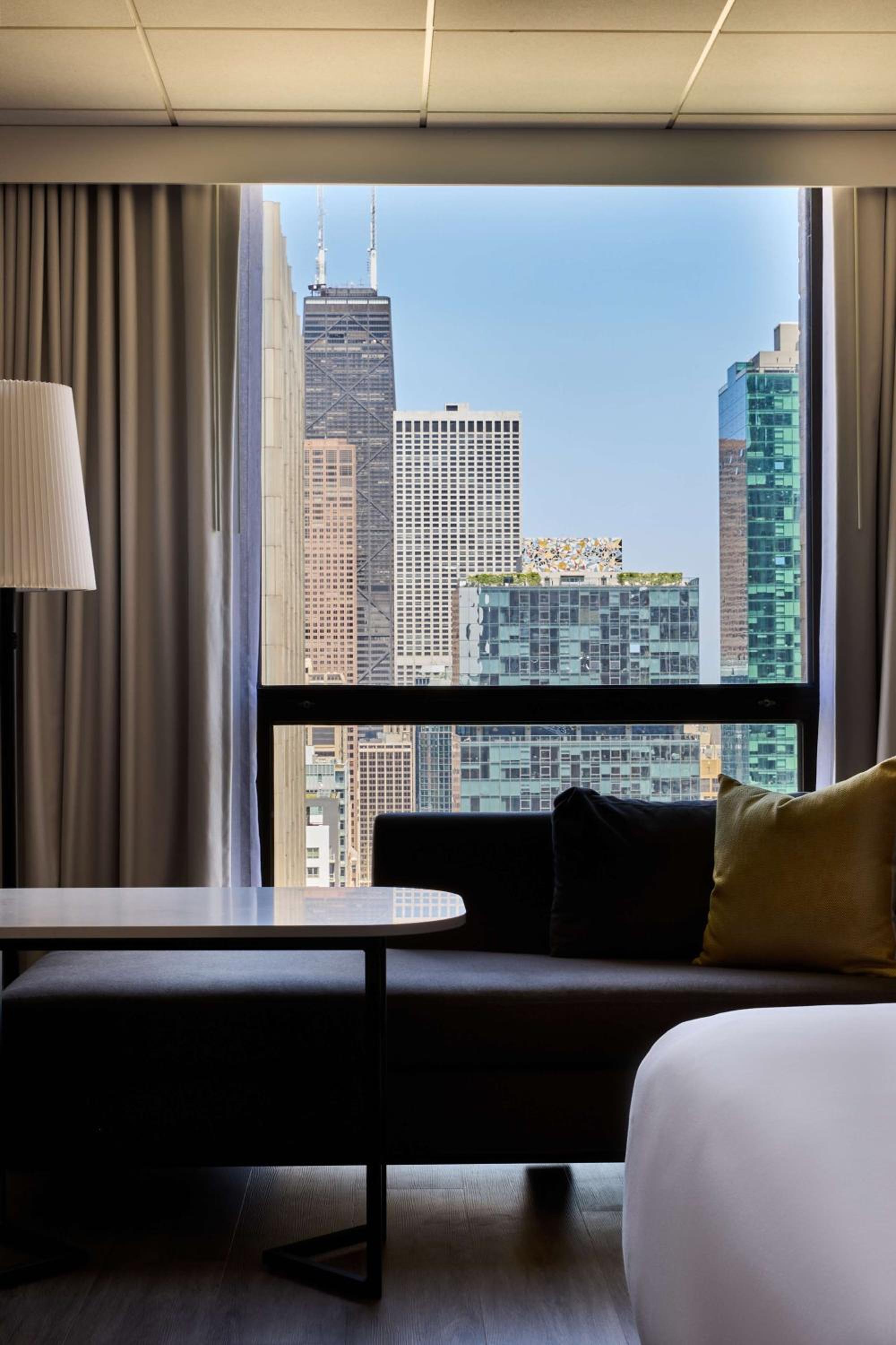King Room with City View - Photo 8