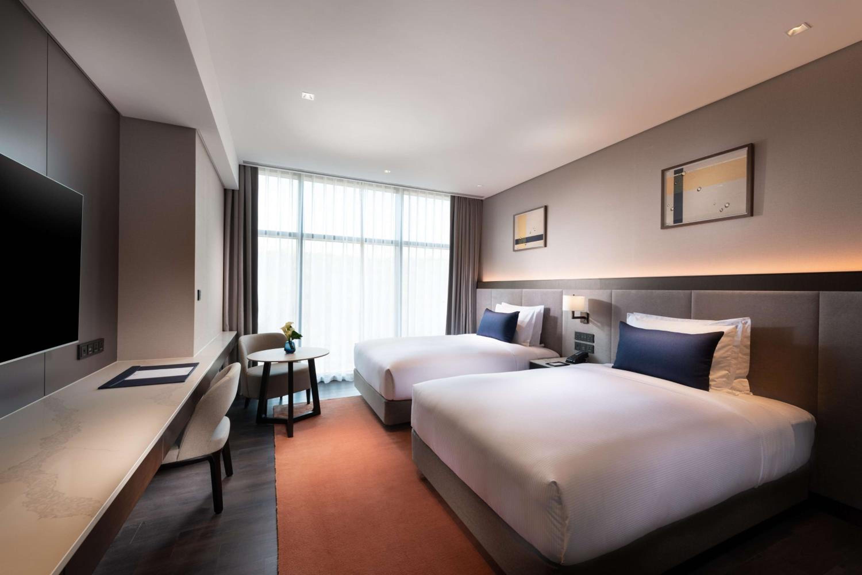 Twin Room - Photo 2