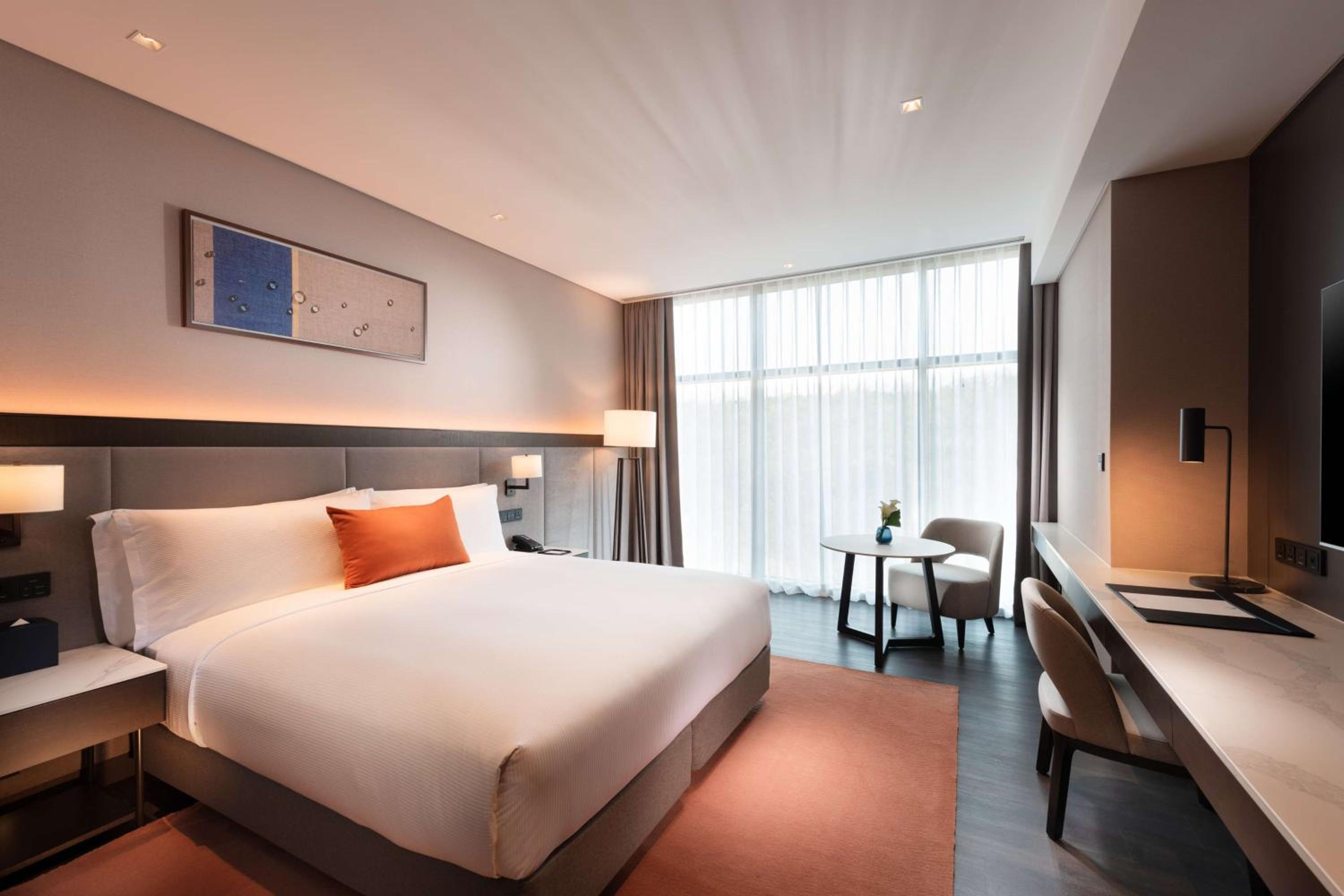 King Guest Room - Photo 3