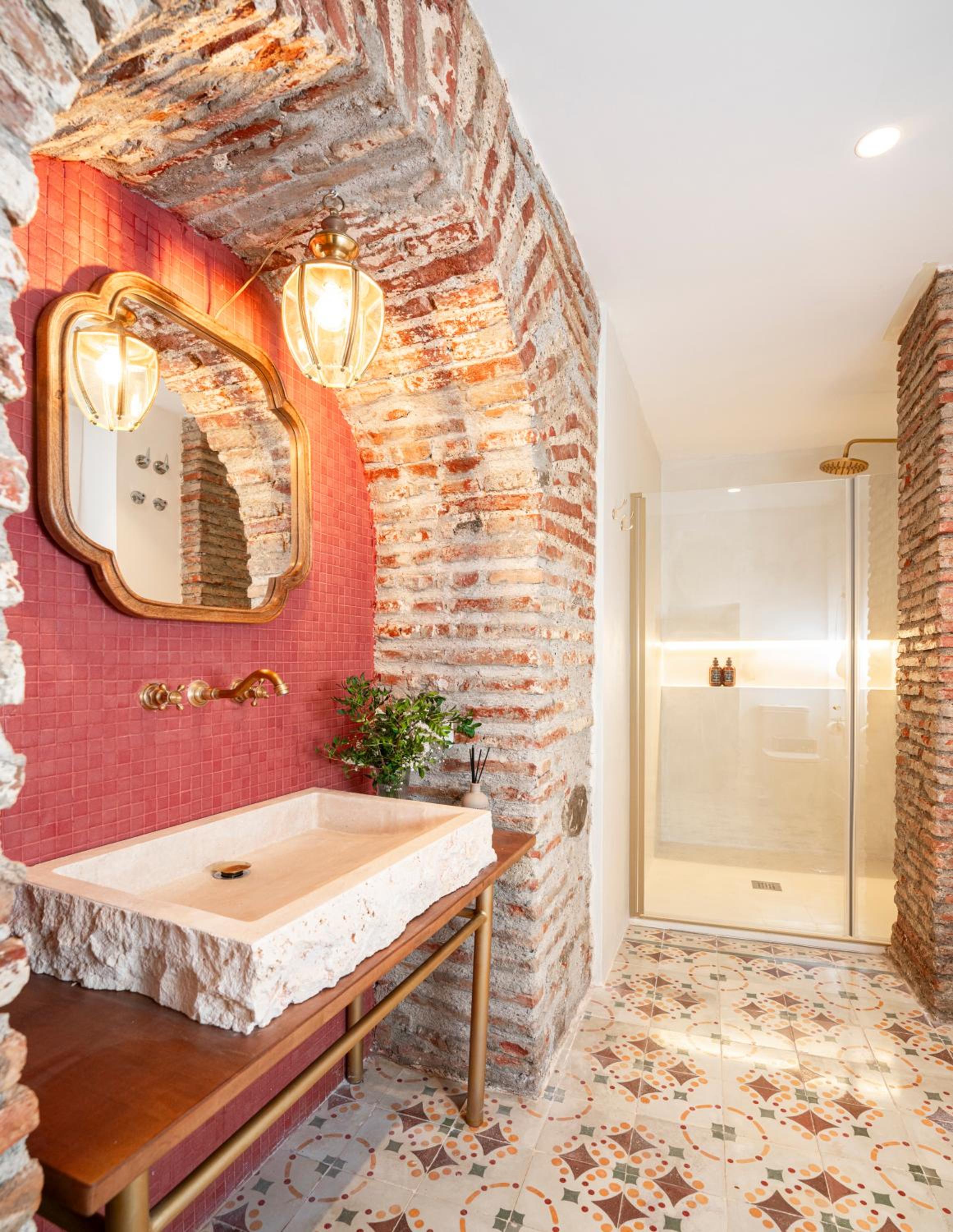 Deluxe Double Room with Shower photo 3