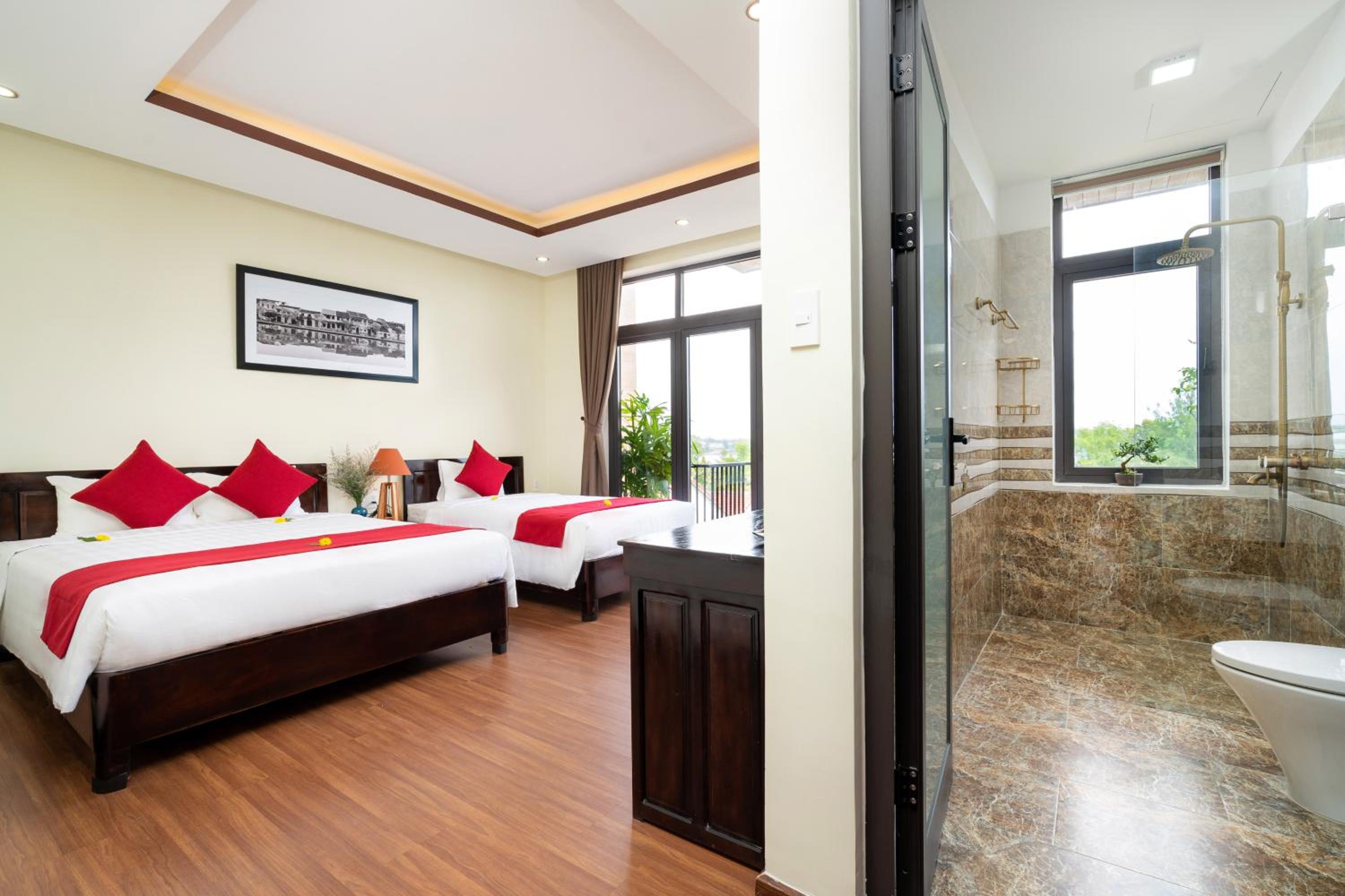 Deluxe Family Room - Photo 18