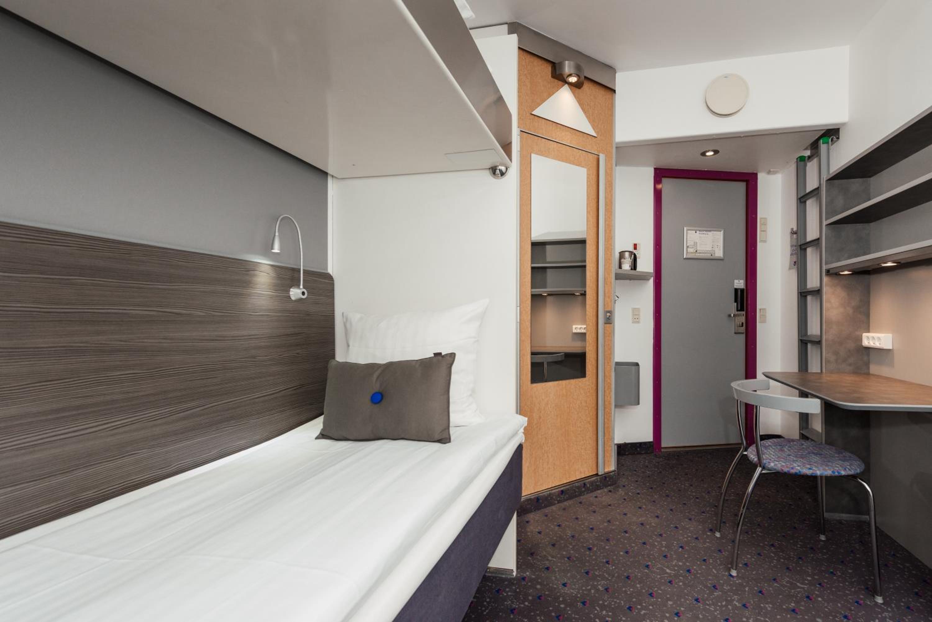 Economy Room with Bunk Beds thumbnail 5
