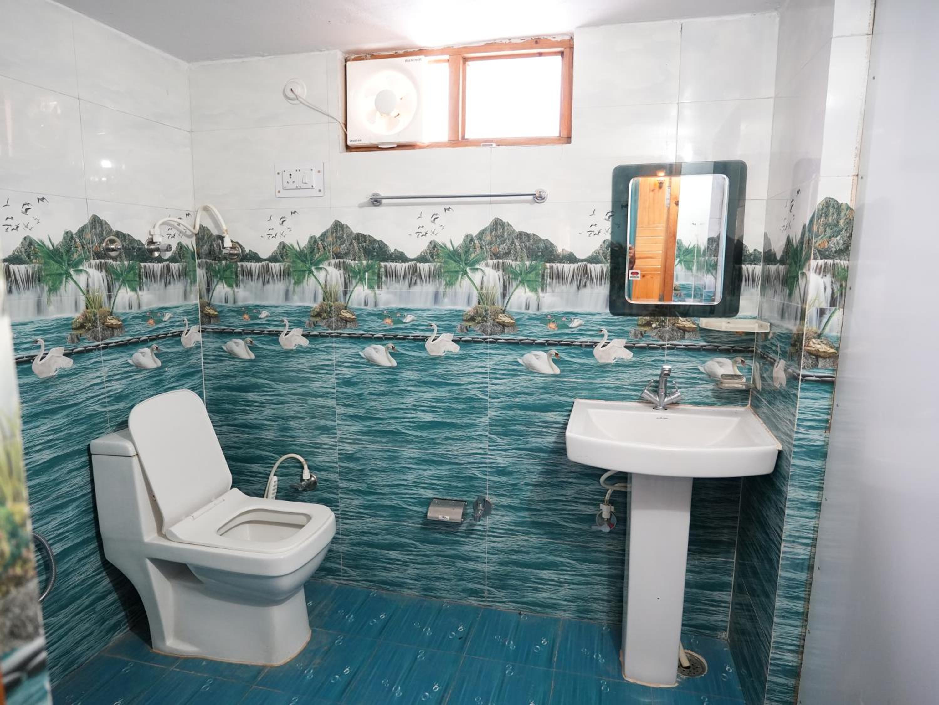 Double Room With Private Bathroom photo 2