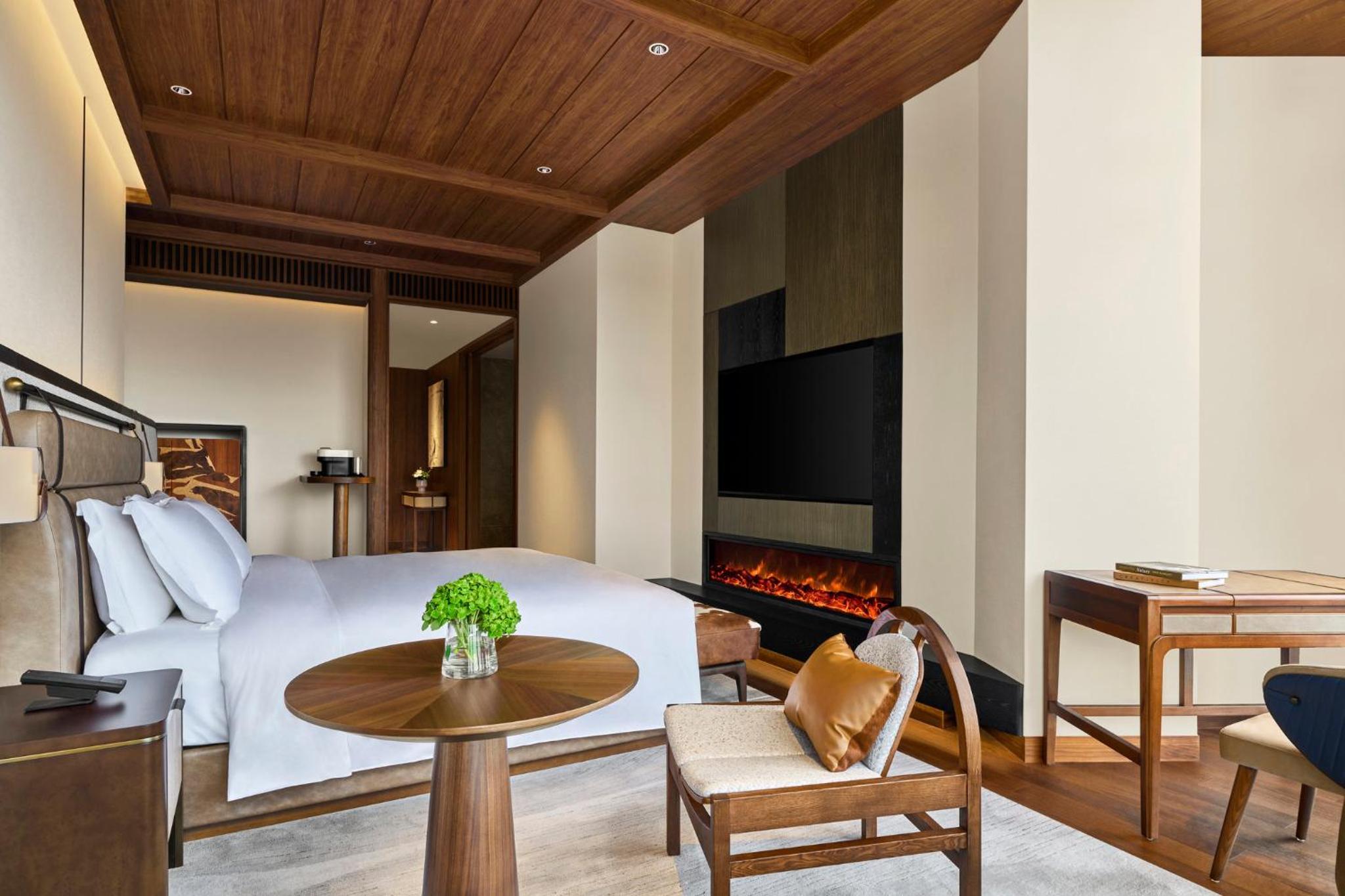 Premium King Room with Ski Concierge