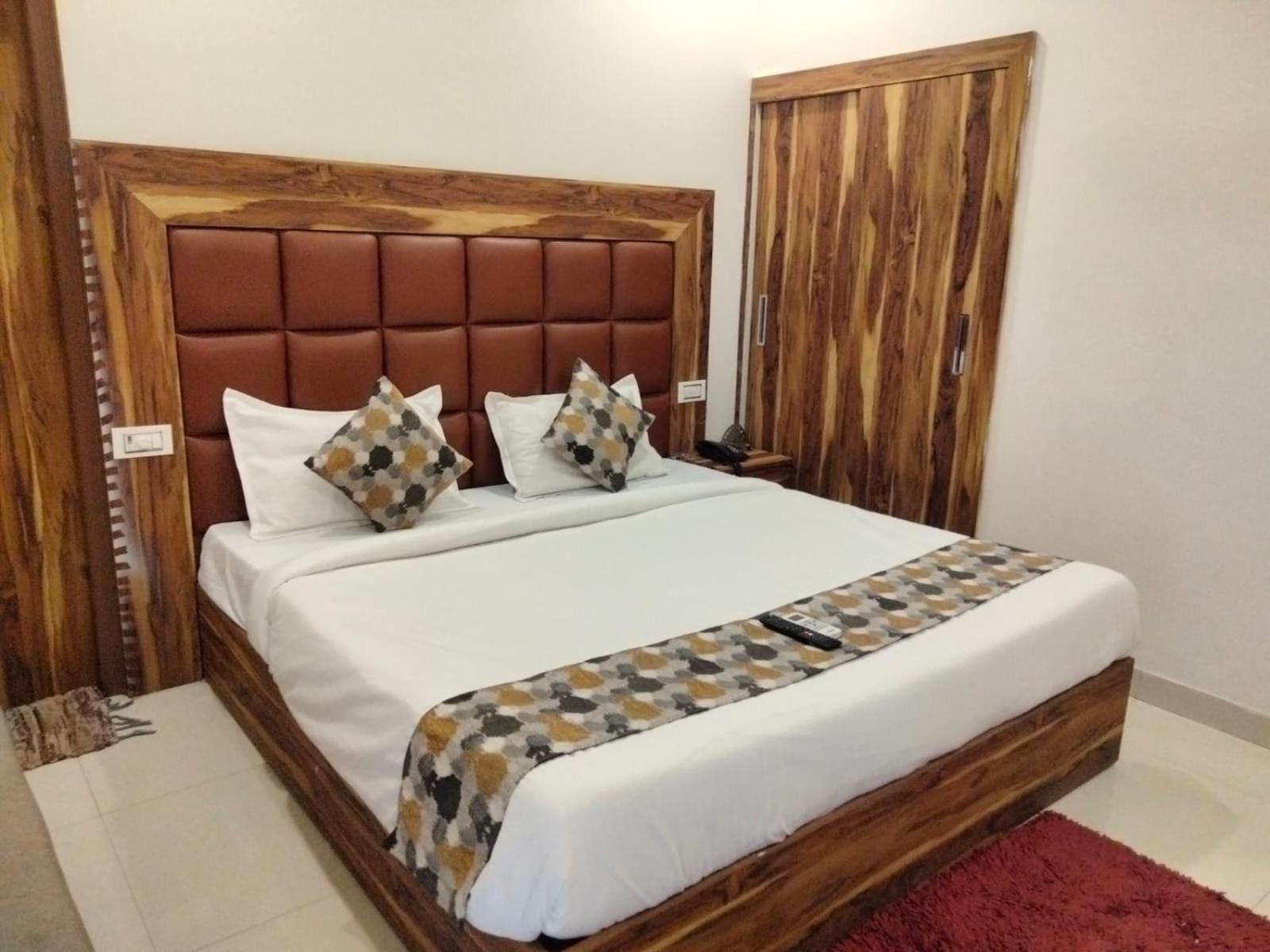 Deluxe Double Room photo 2