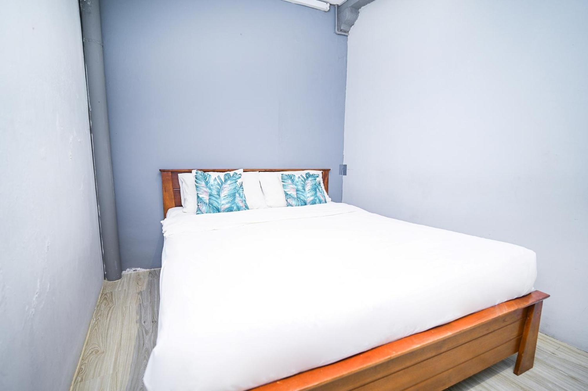 Deluxe Queen Room - Photo 4