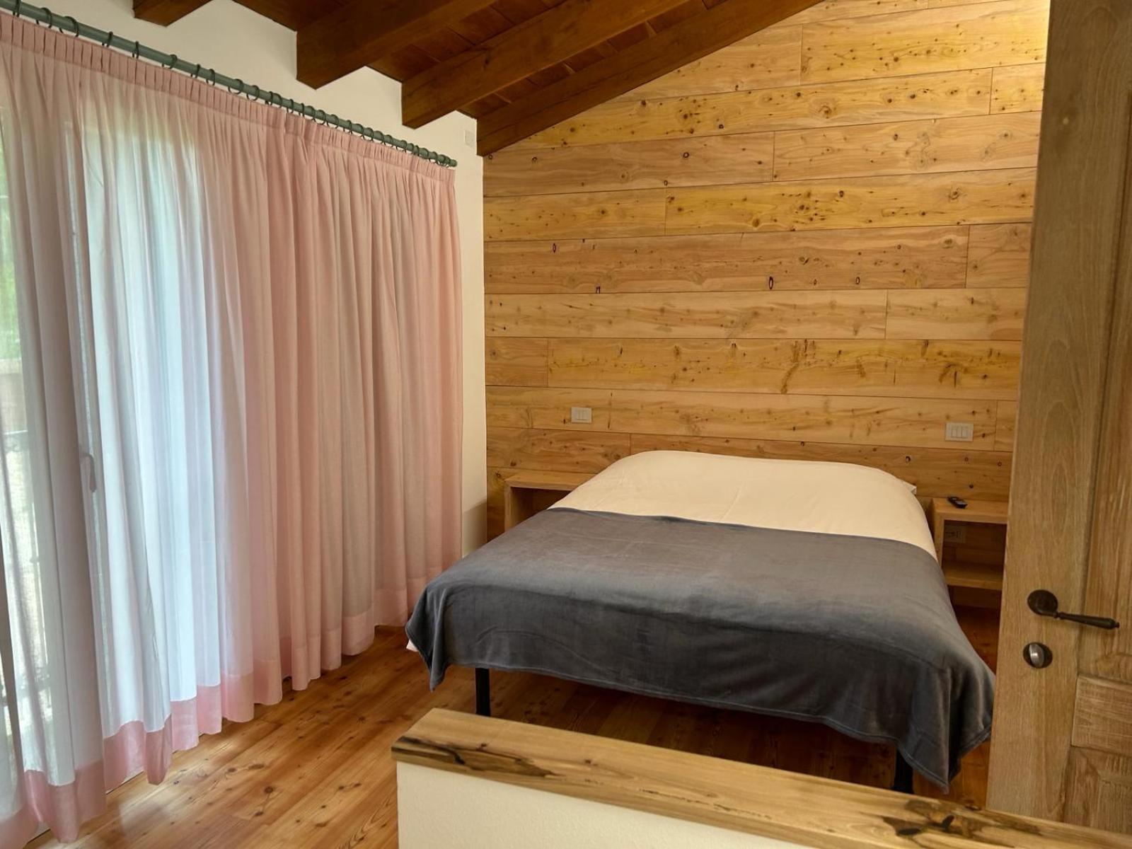 Large Double Room photo 2