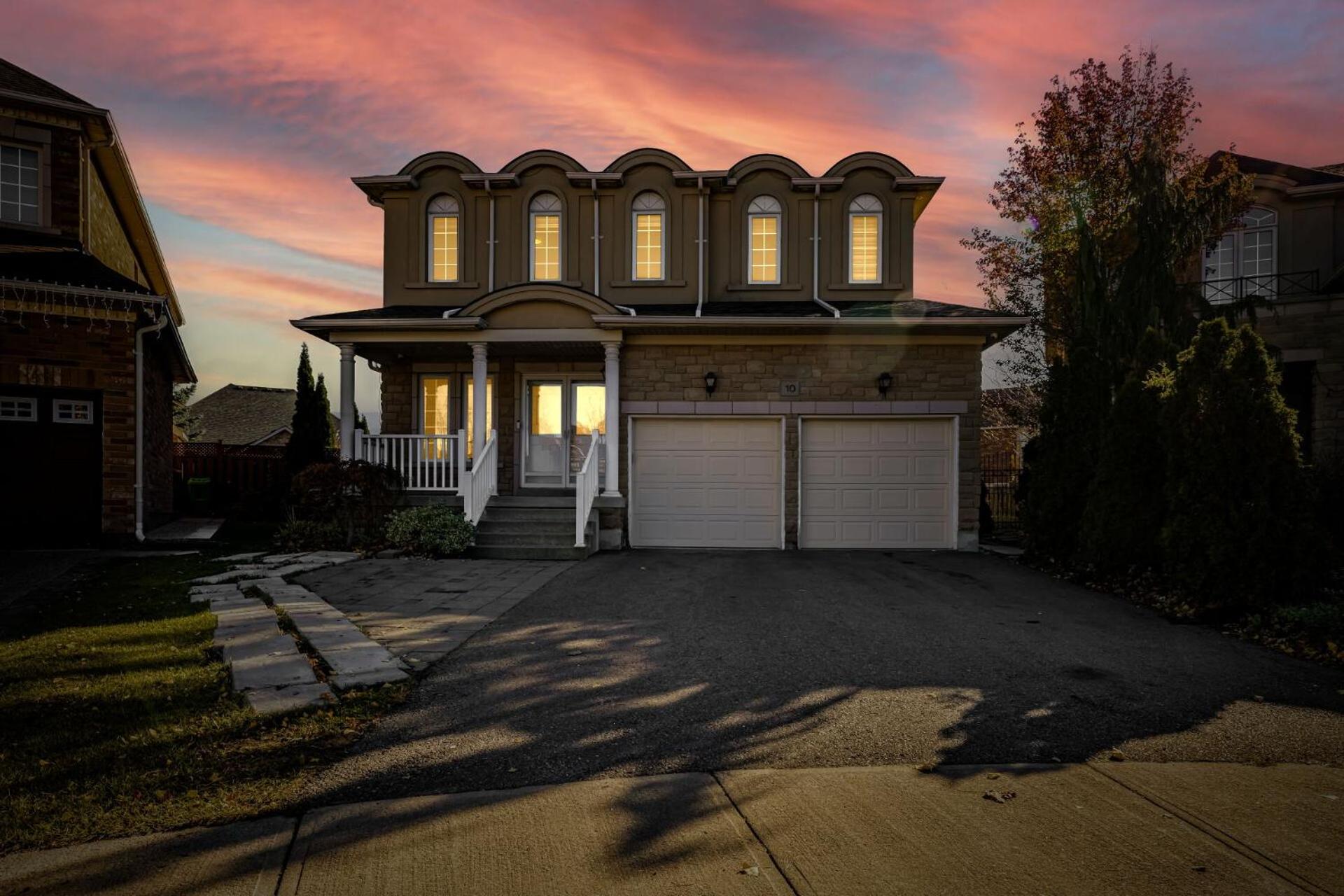 Five-Bedroom House photo 1