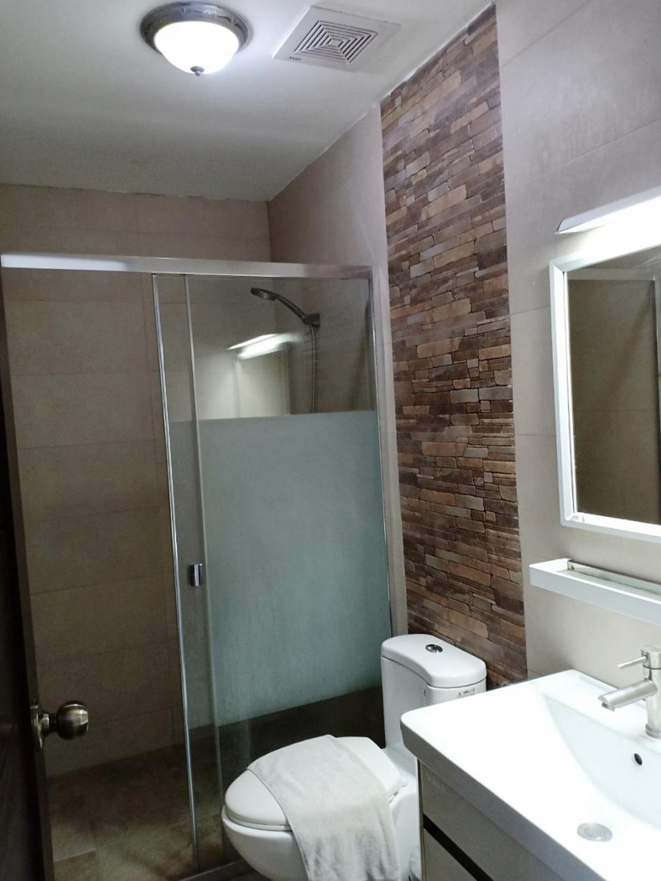 Deluxe King Room photo 2