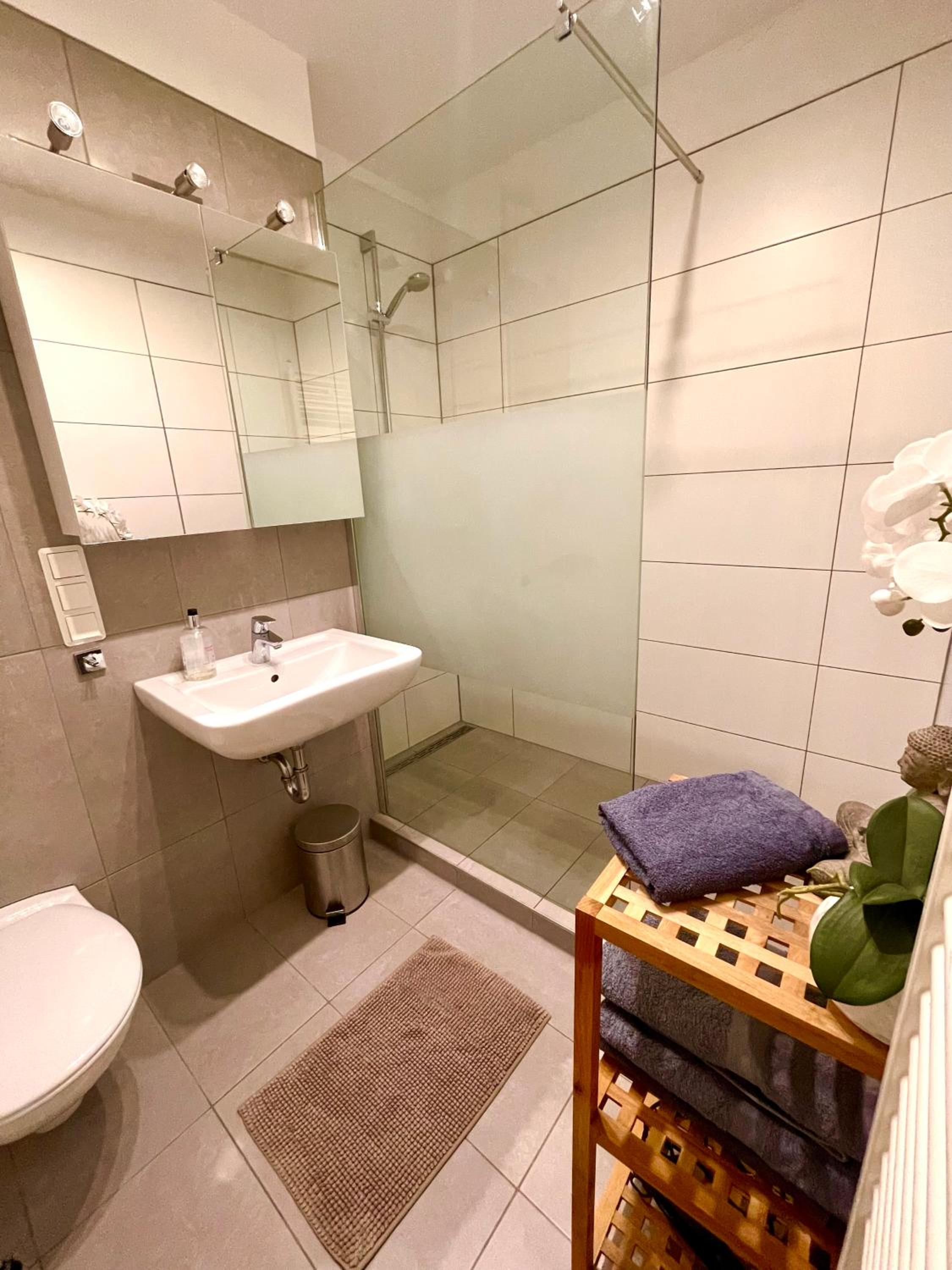One-Bedroom Apartment - Photo 5