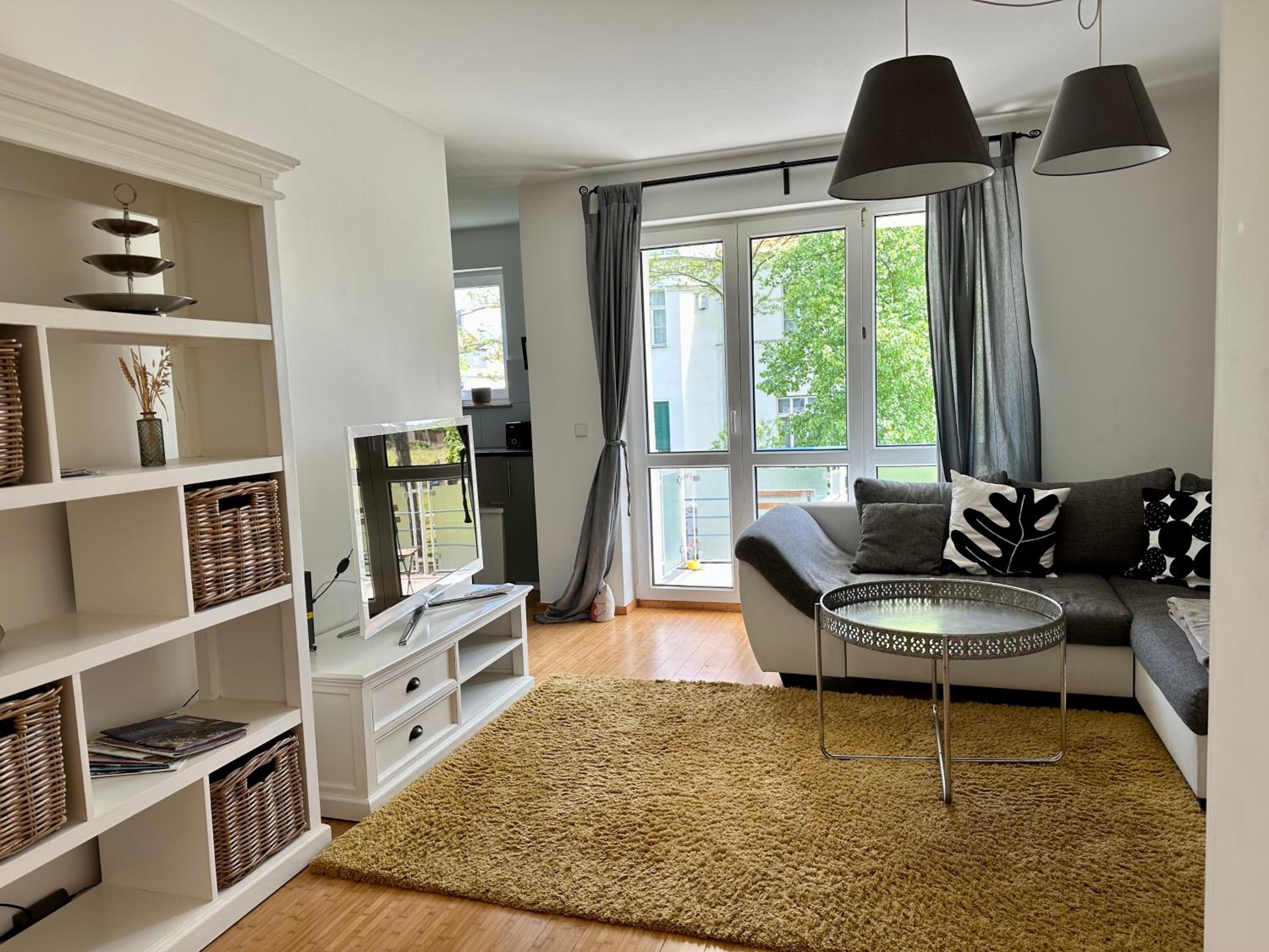 One-Bedroom Apartment - Photo 4