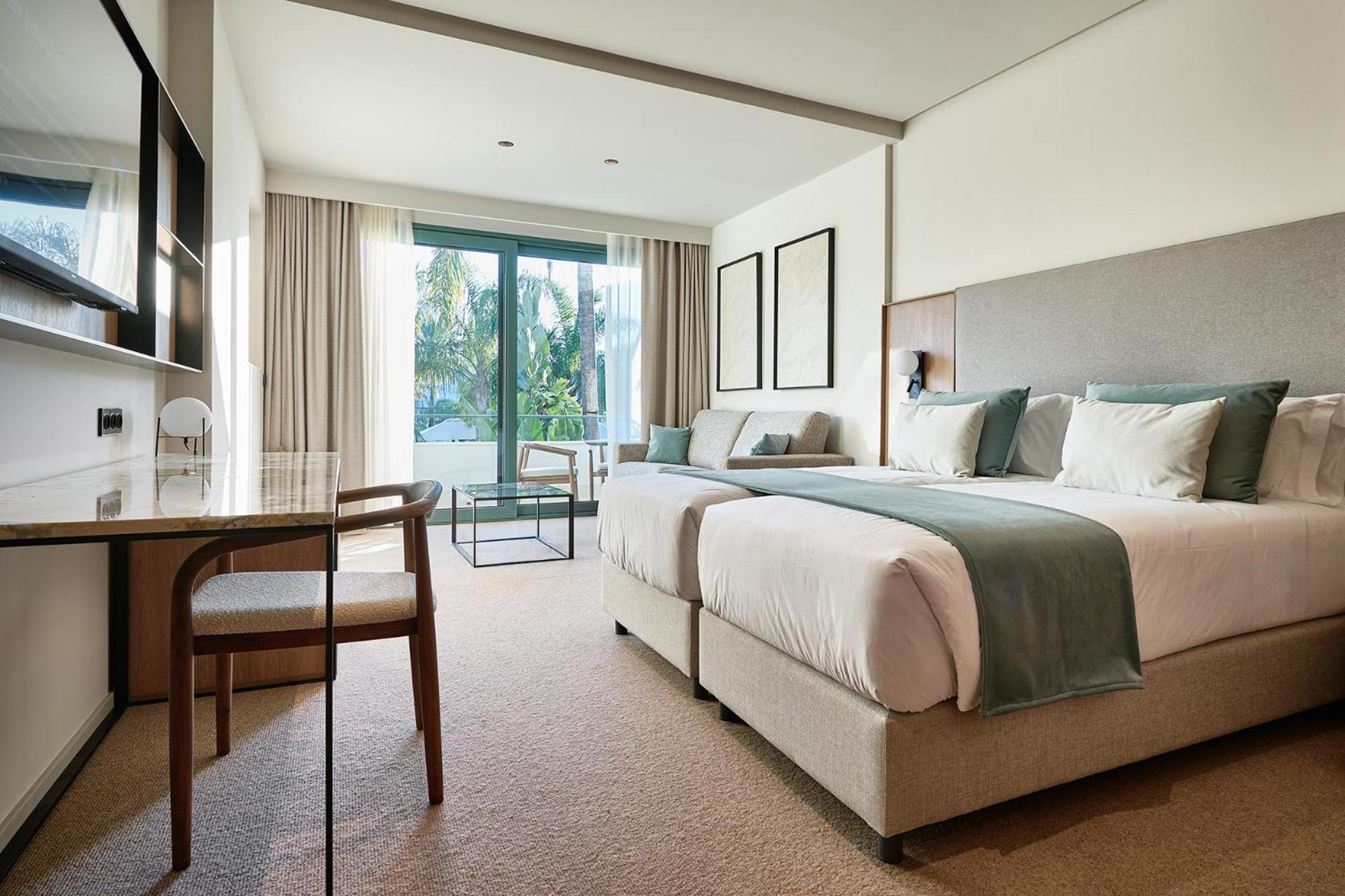 Deluxe Double or Twin Room with Garden View Deluxe Double or Twin Room with Garden View