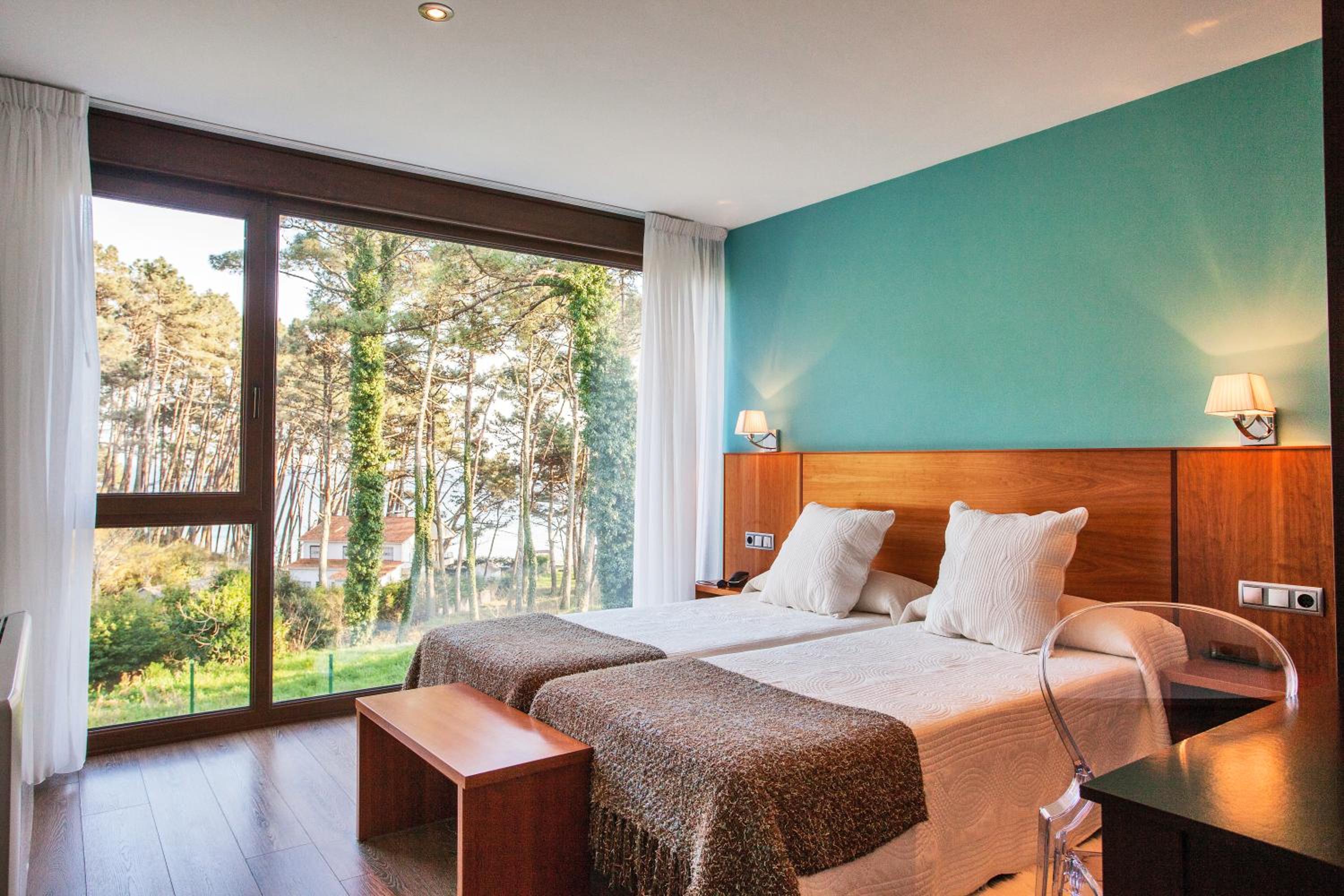 Double or Twin Room with Sea View - Photo 1