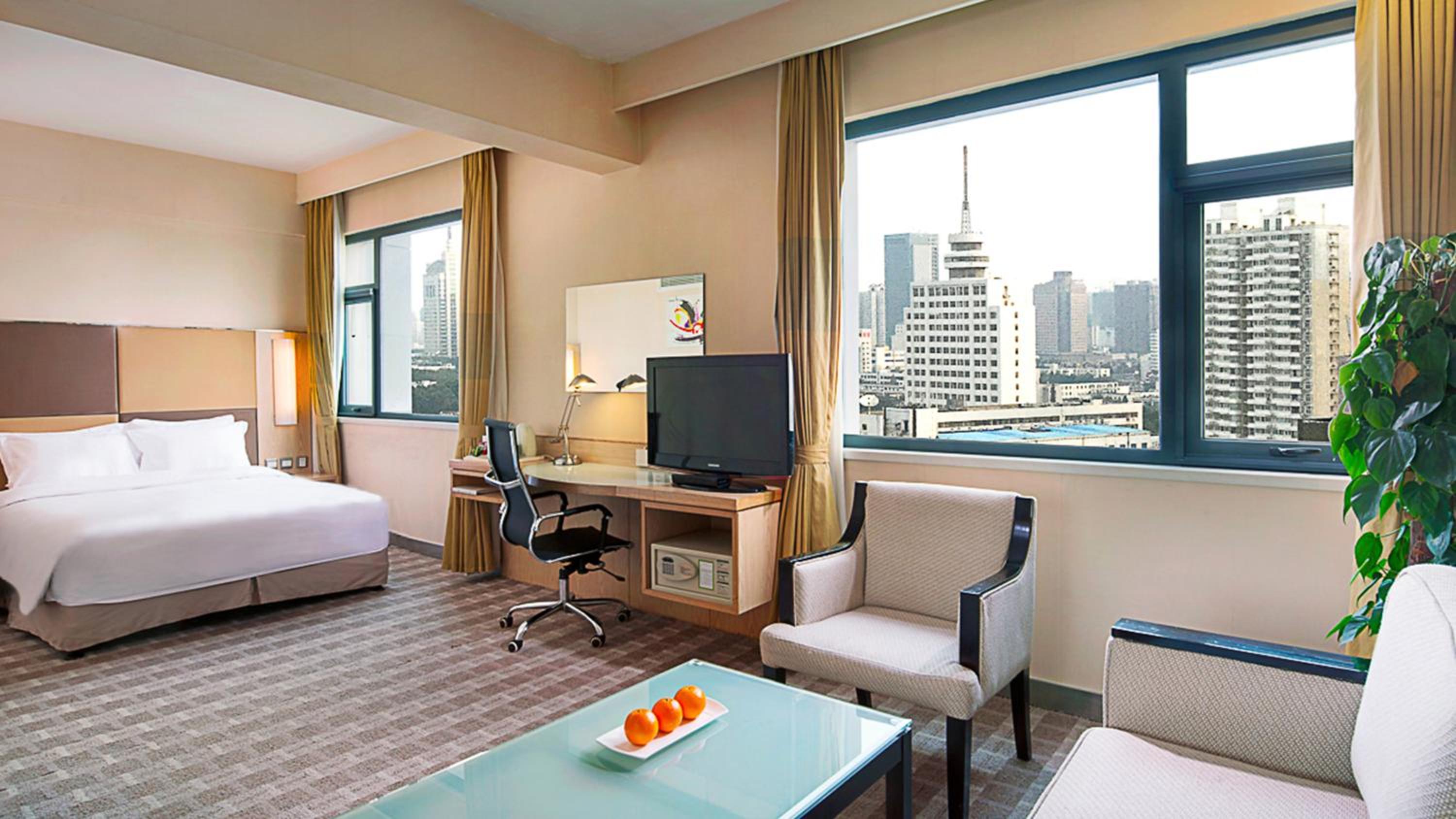 Queen Suite - Photo 5