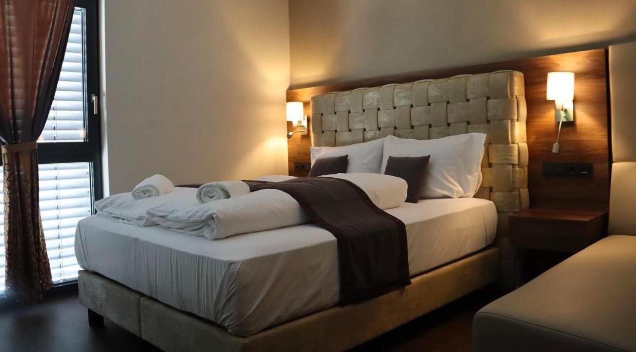 Business Queen Room - Photo 1