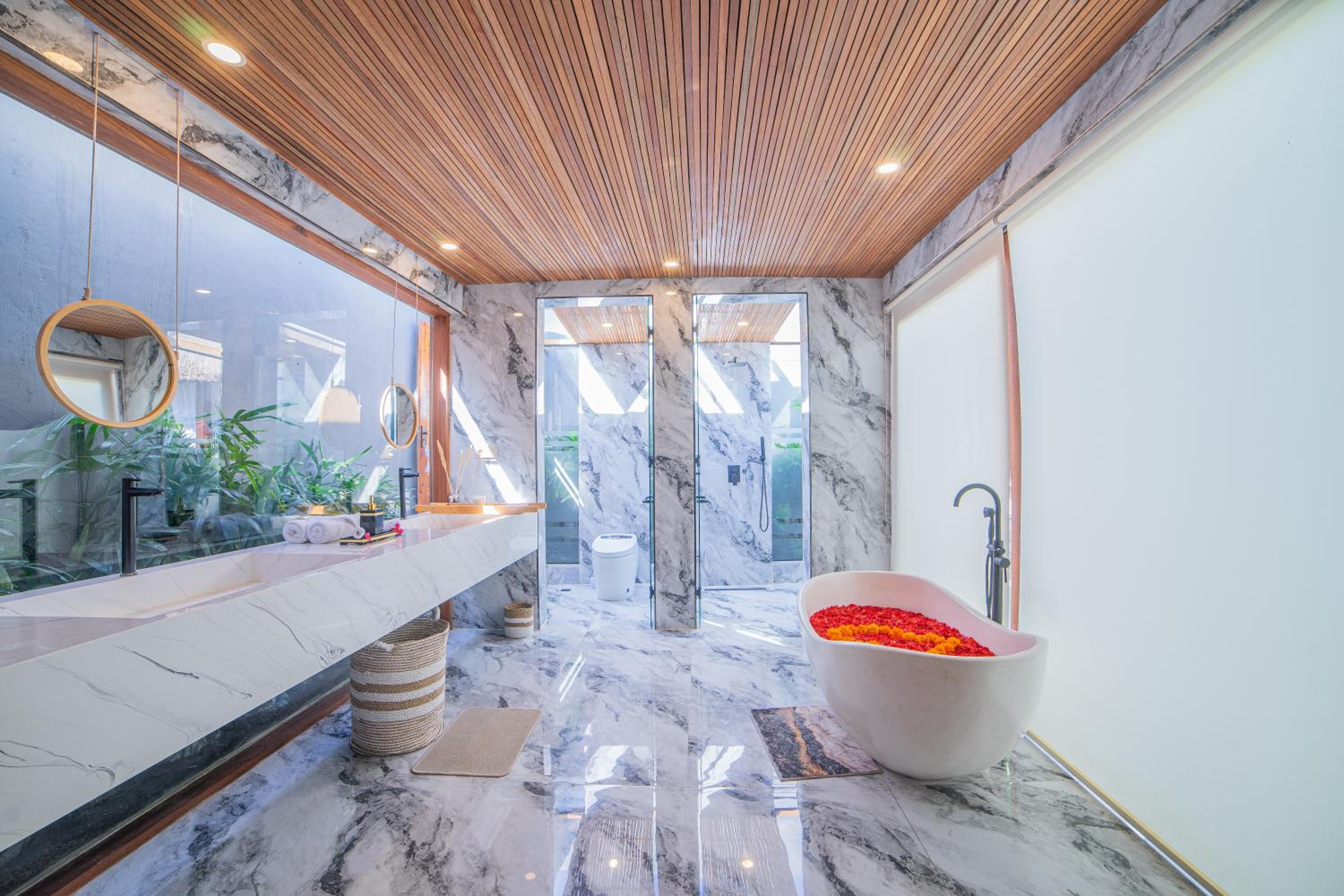 Villa with Private Pool - Photo 14