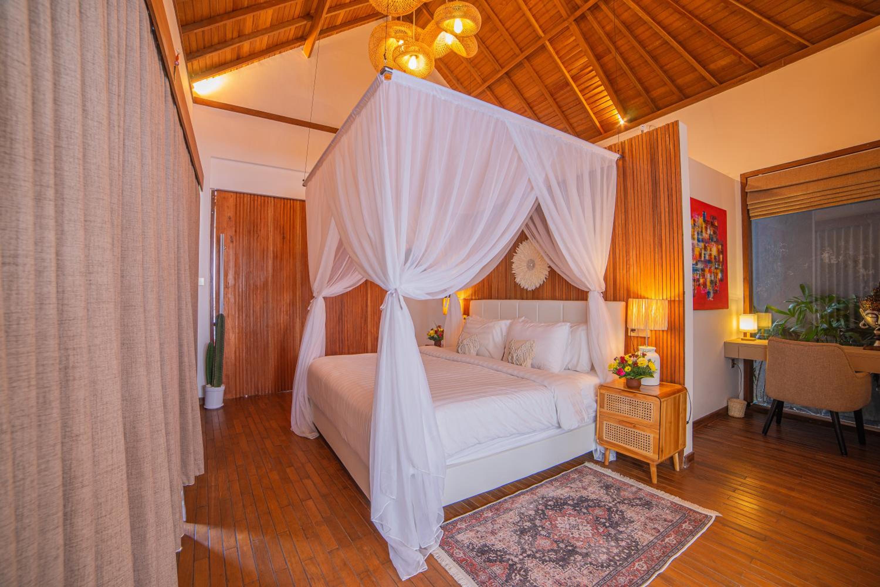 Villa with Private Pool - Photo 39