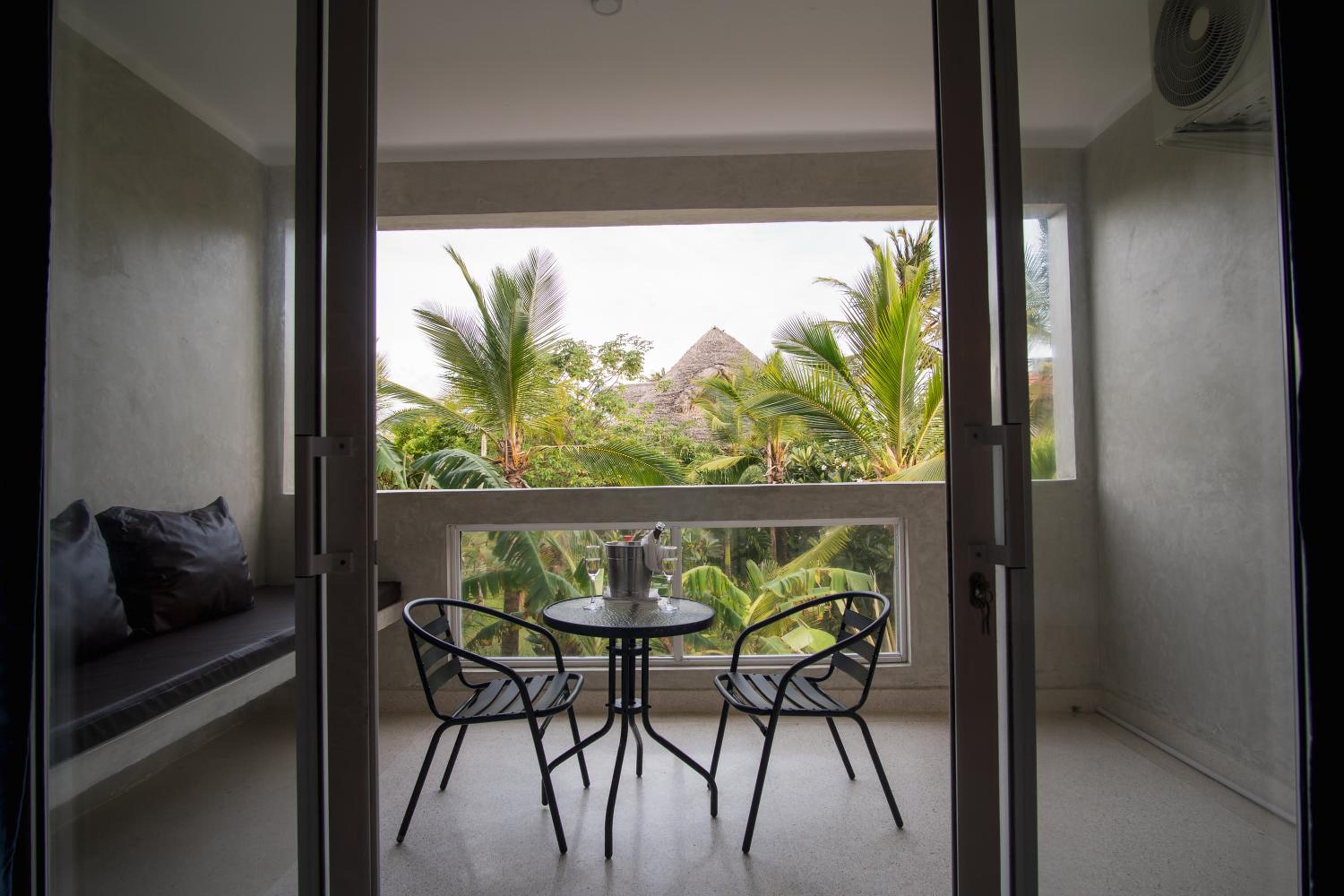 Double Room with Garden View - Photo 5