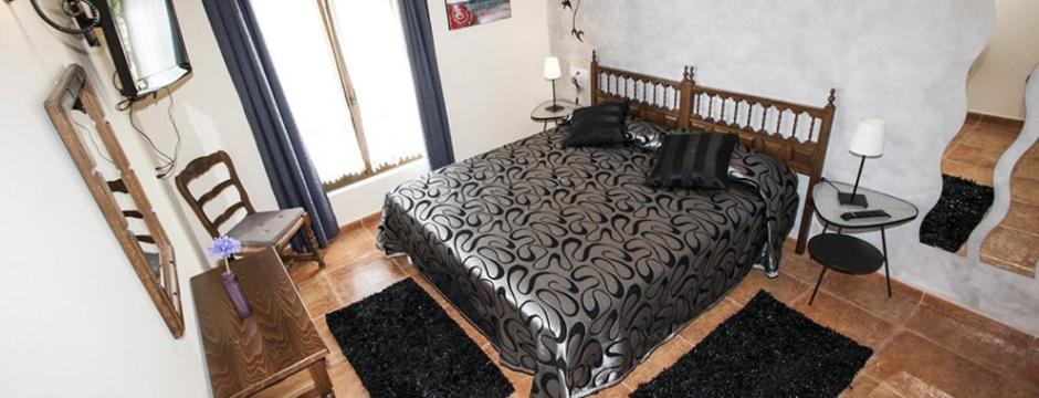 Standard Double Room - Photo 3