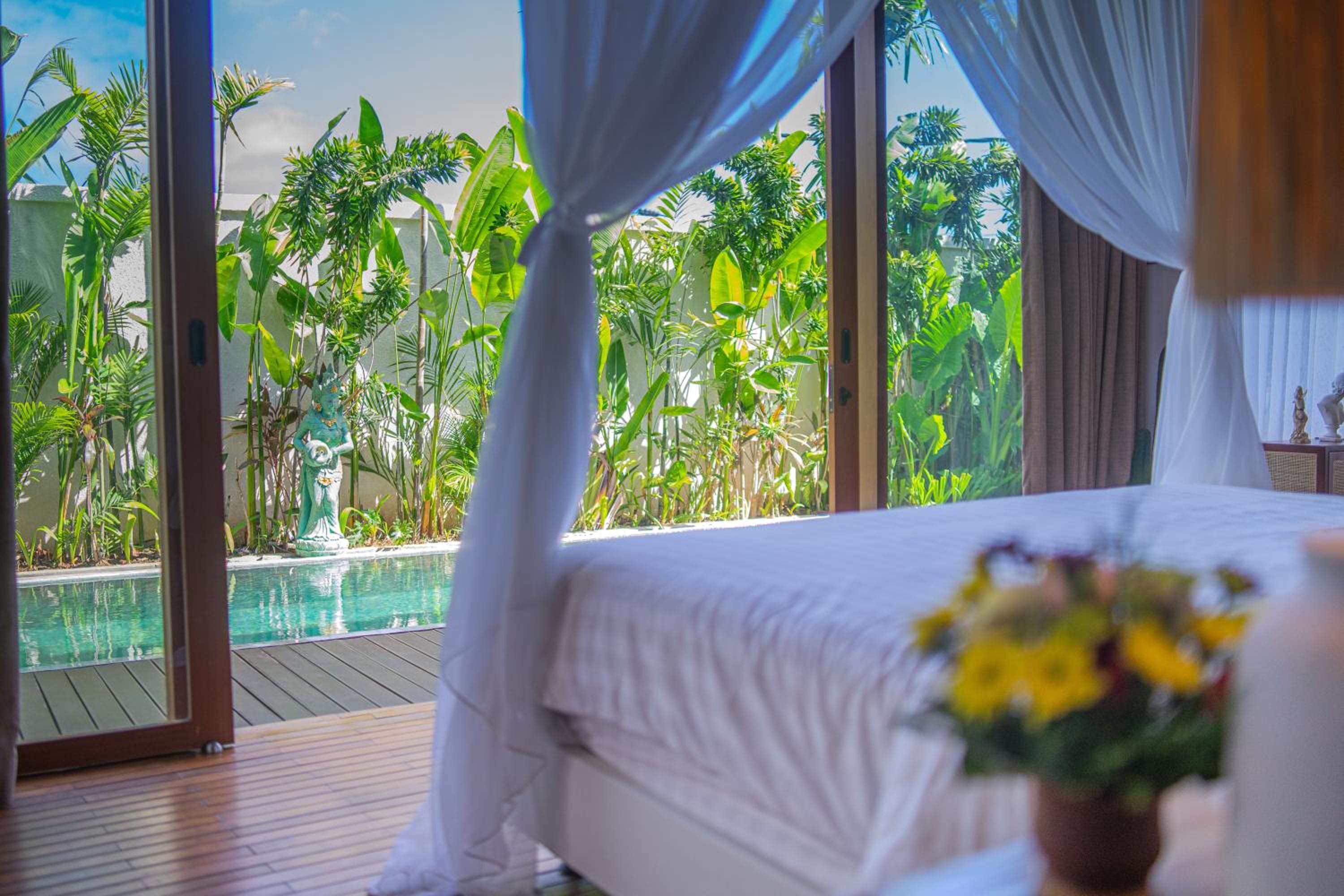 Villa with Private Pool - Photo 42