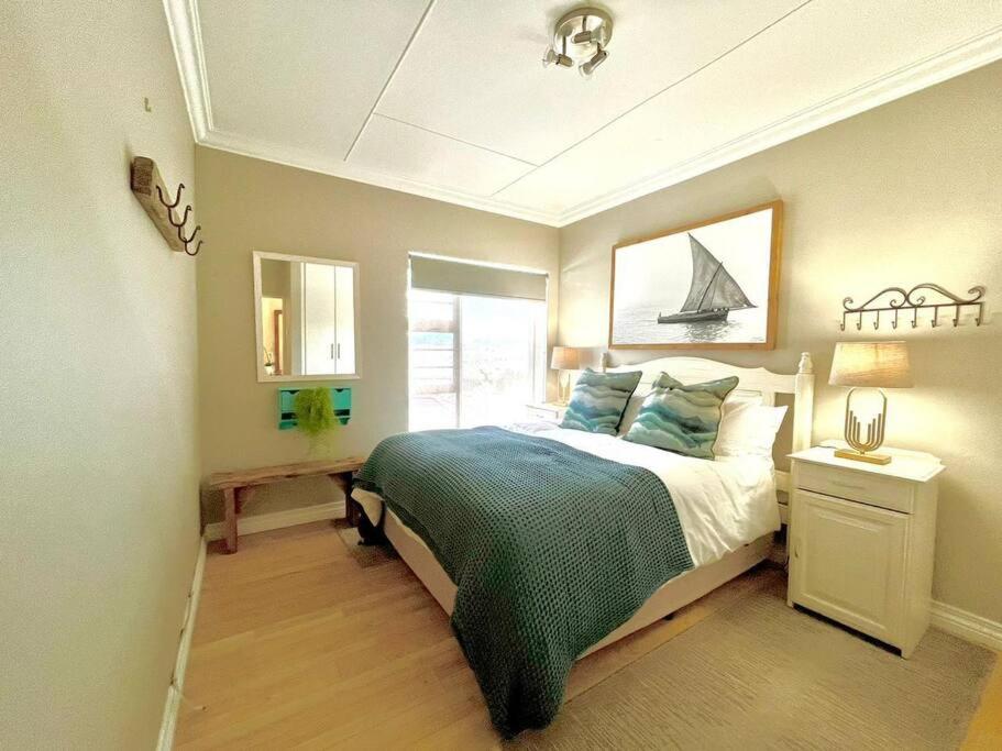 Three-Bedroom Villa photo 2