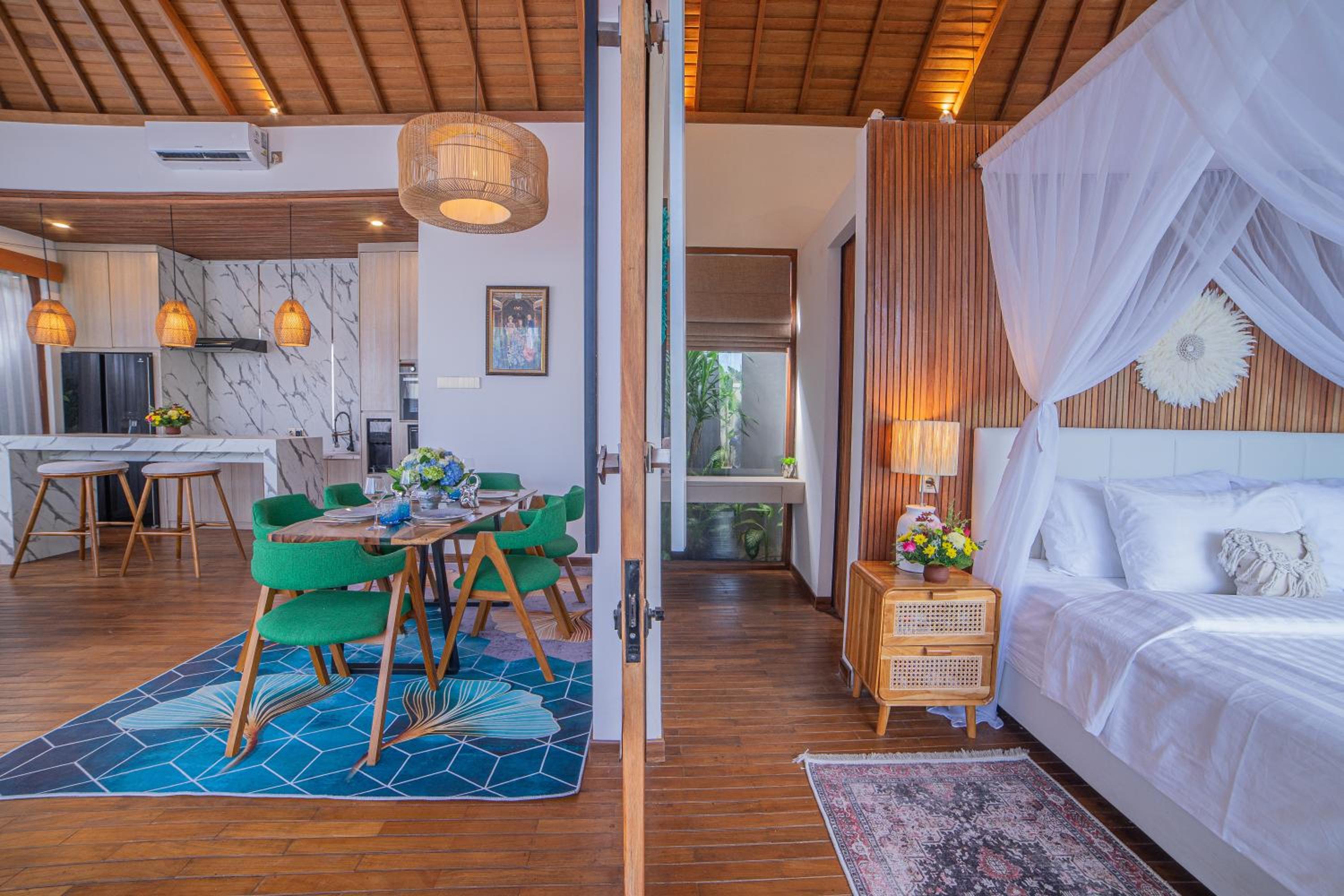 Villa with Private Pool - Photo 44