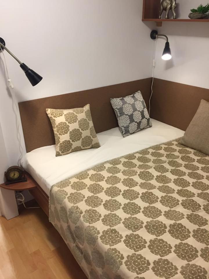 One-Bedroom House photo 1