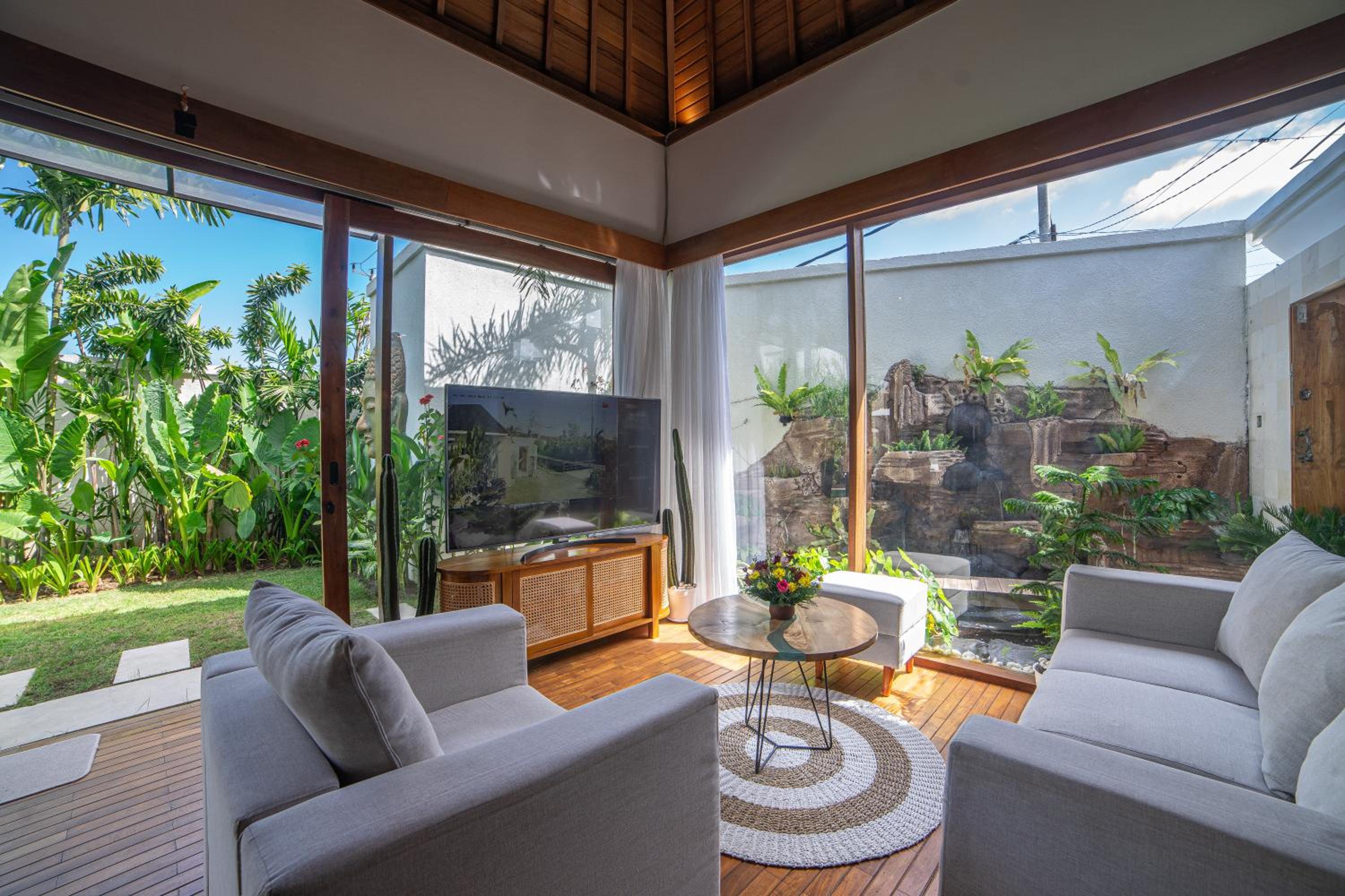 Villa with Private Pool - Photo 21