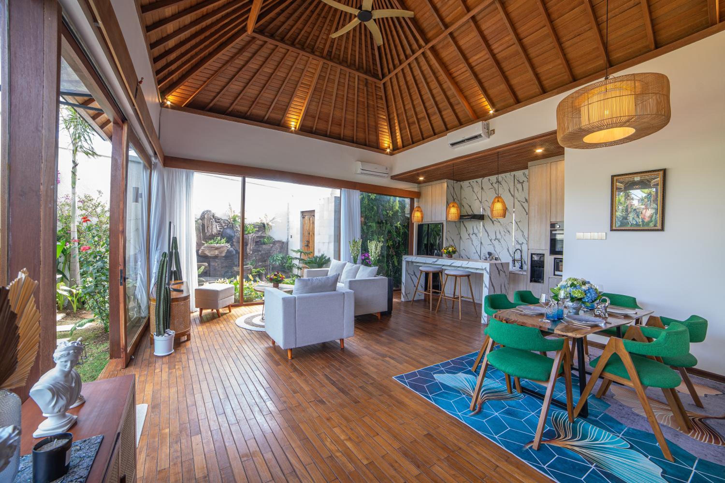 Villa with Private Pool - Photo 11
