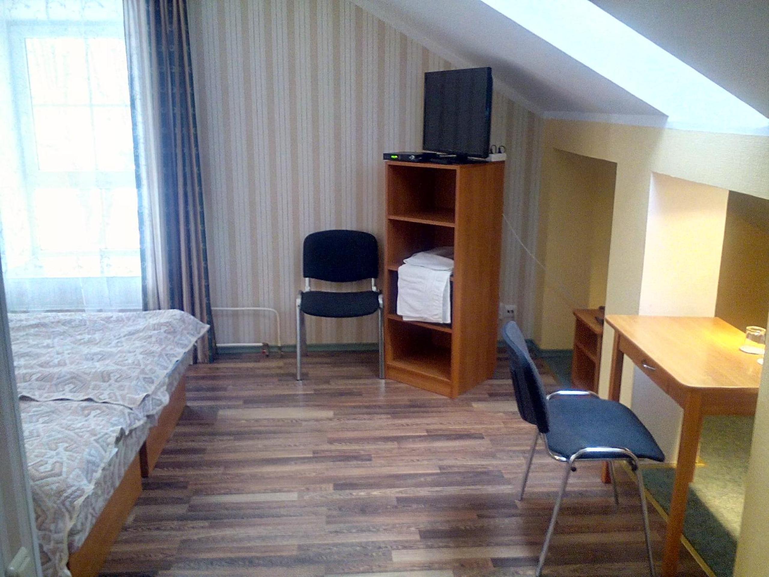 Double or Twin Room - Photo 4