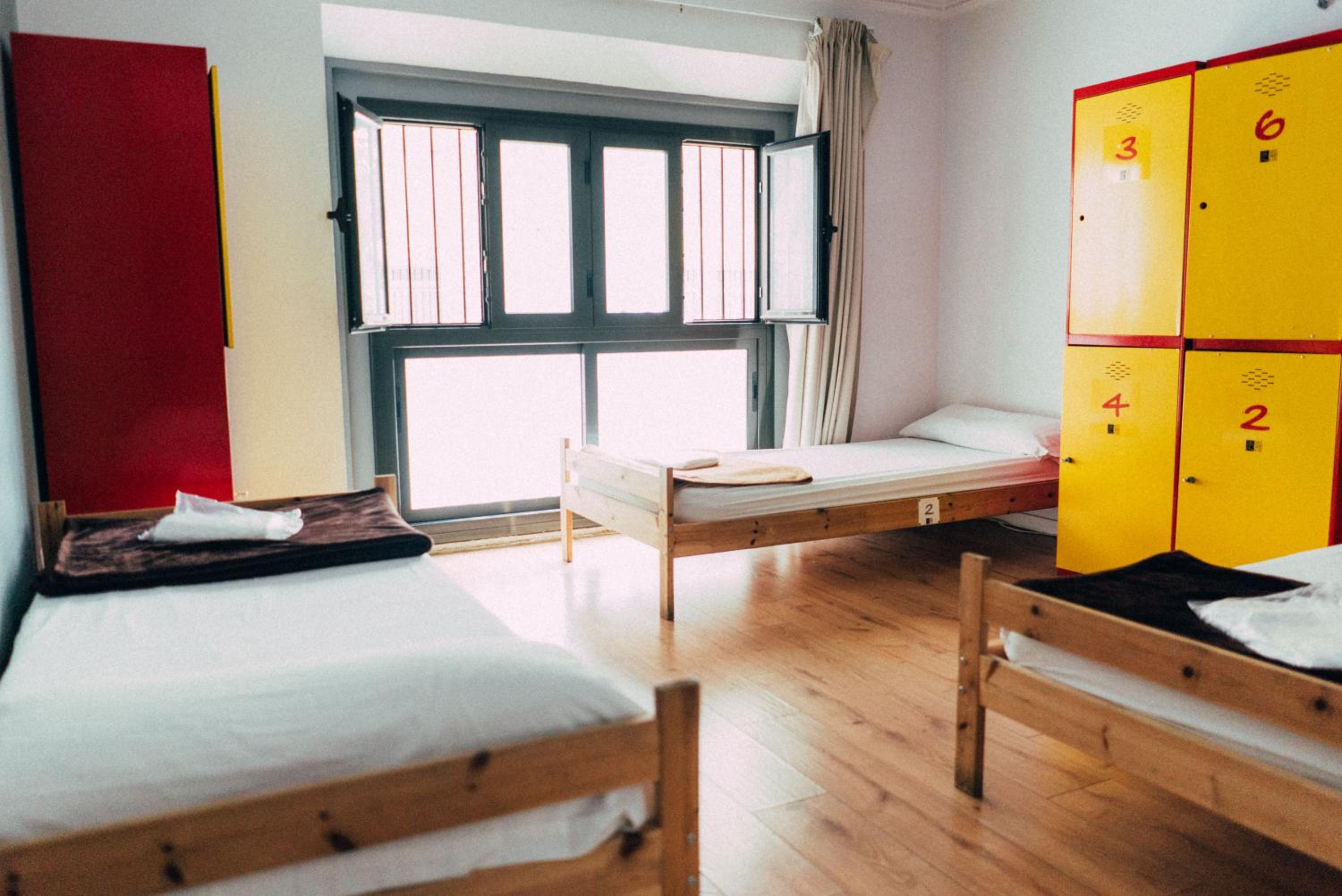 Bed in 3 Mixed Dormitory Room  photo 3