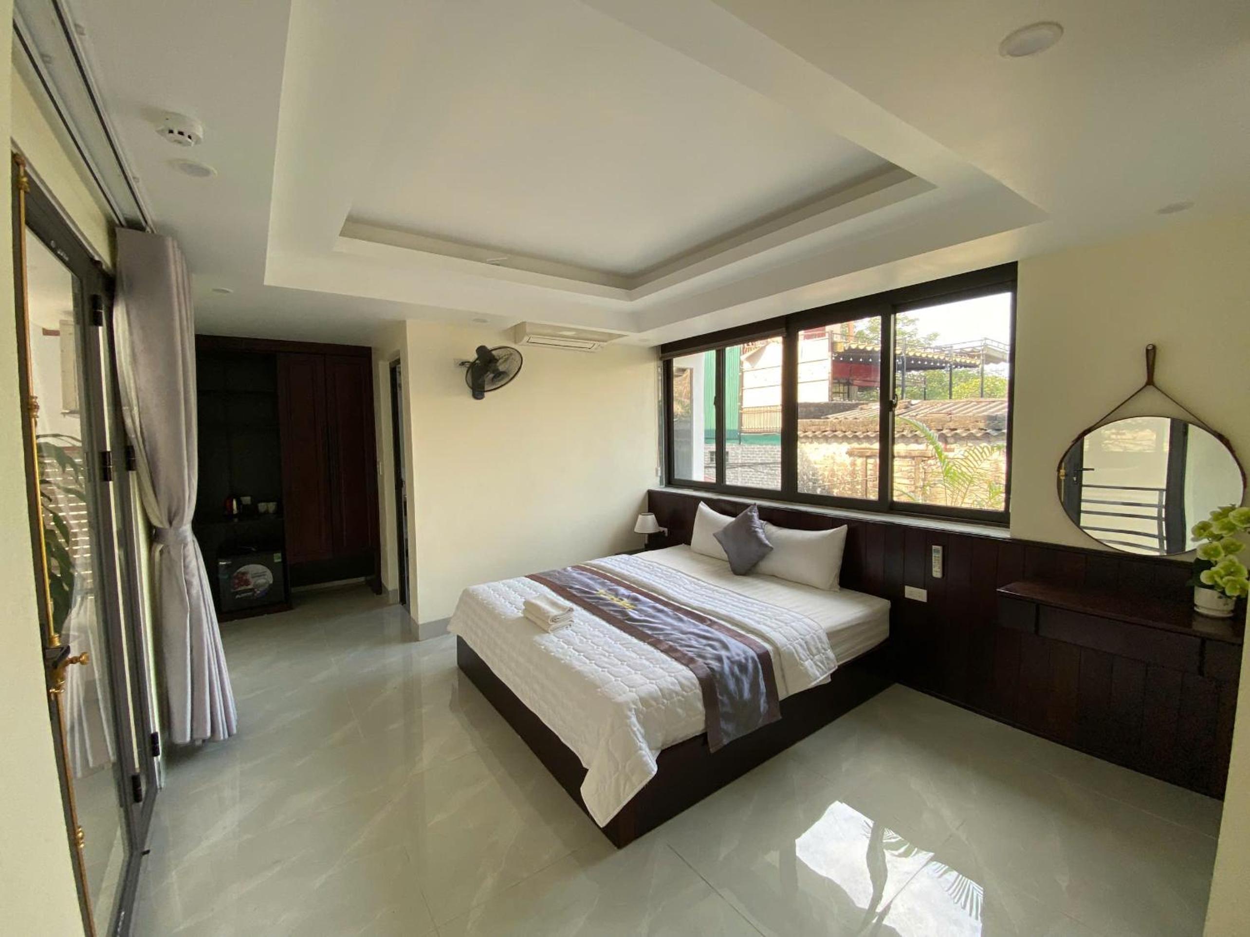 King Room with Mountain View photo 1
