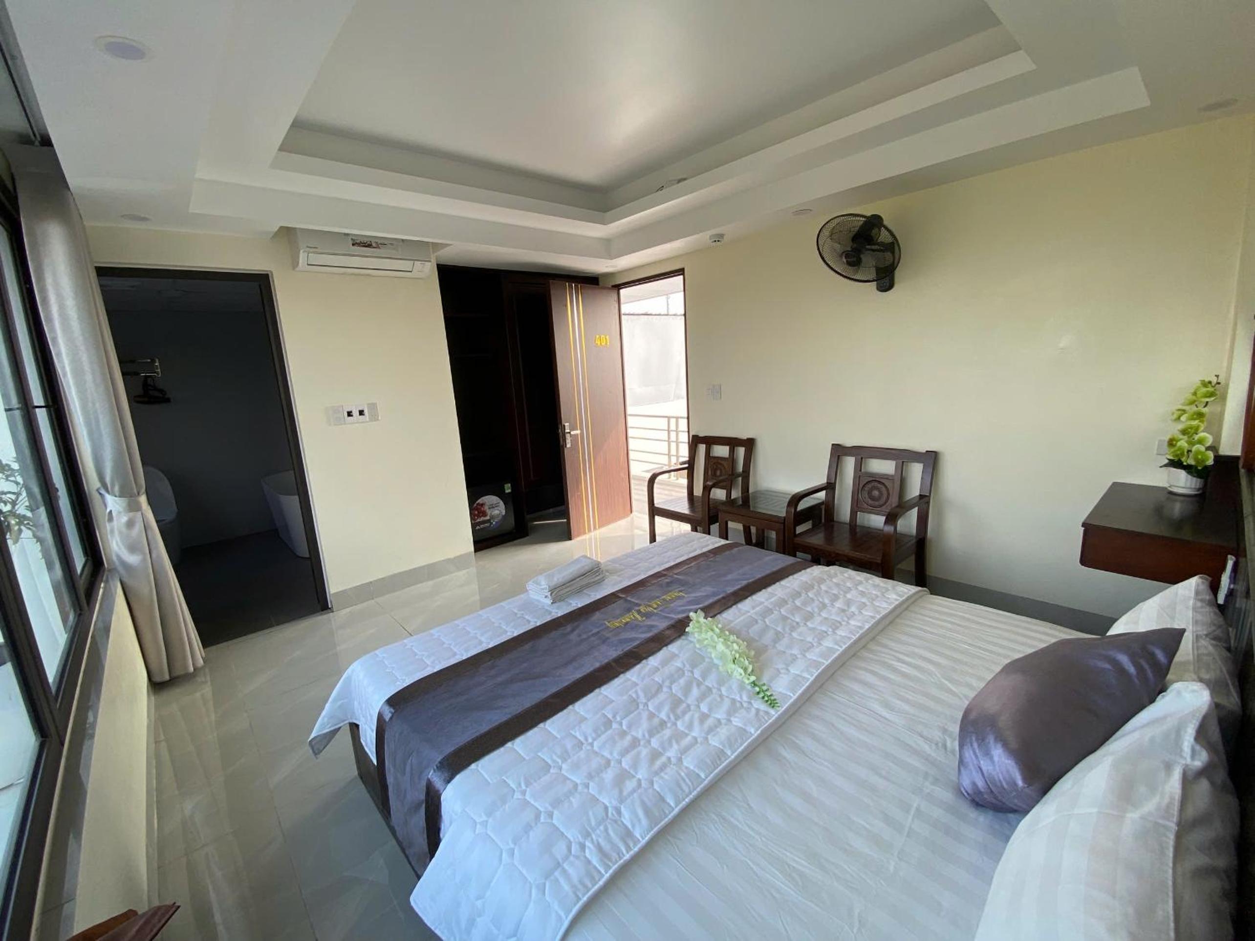 King Room with Pool View photo 3