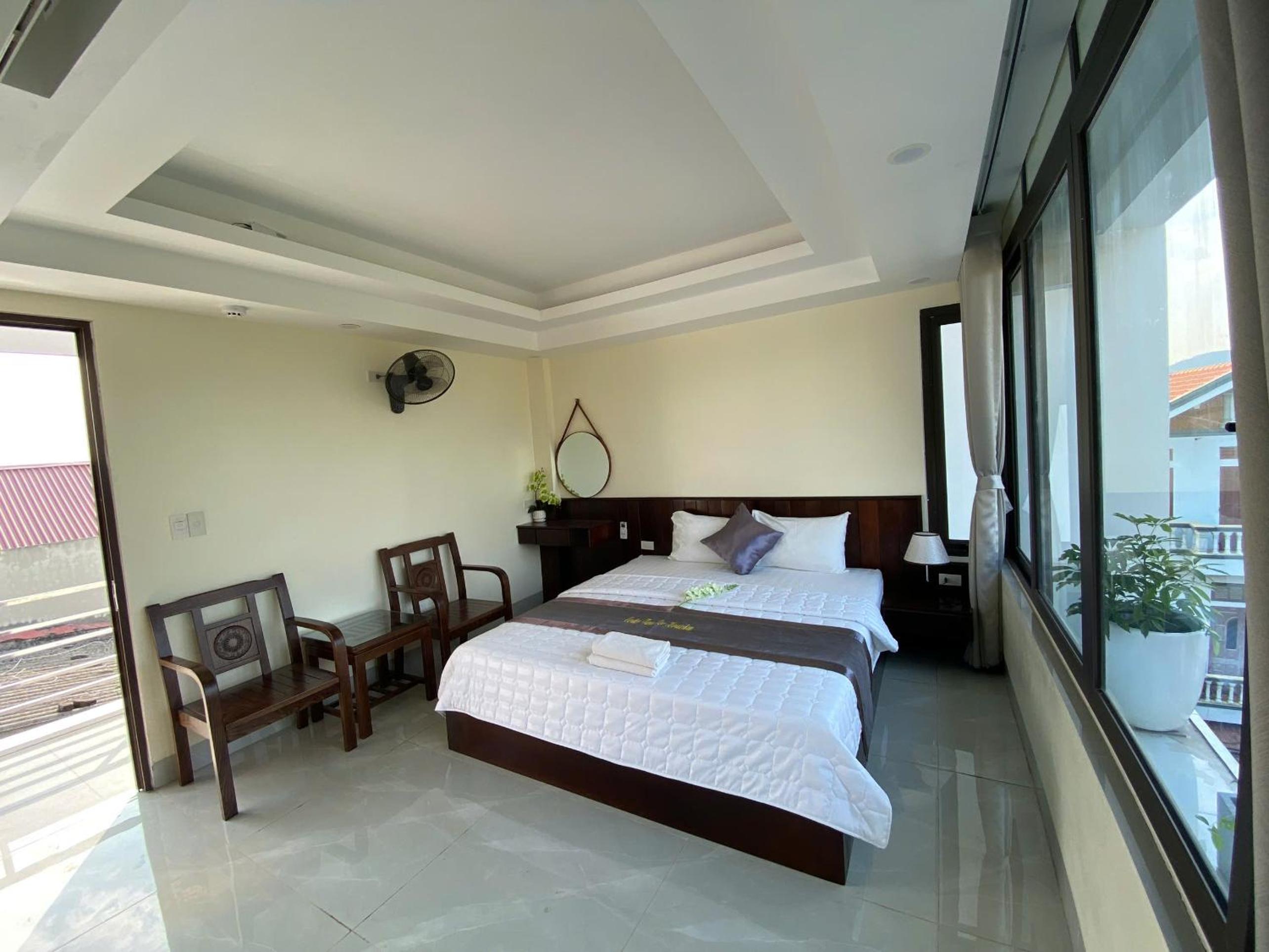 King Room with Pool View photo 2