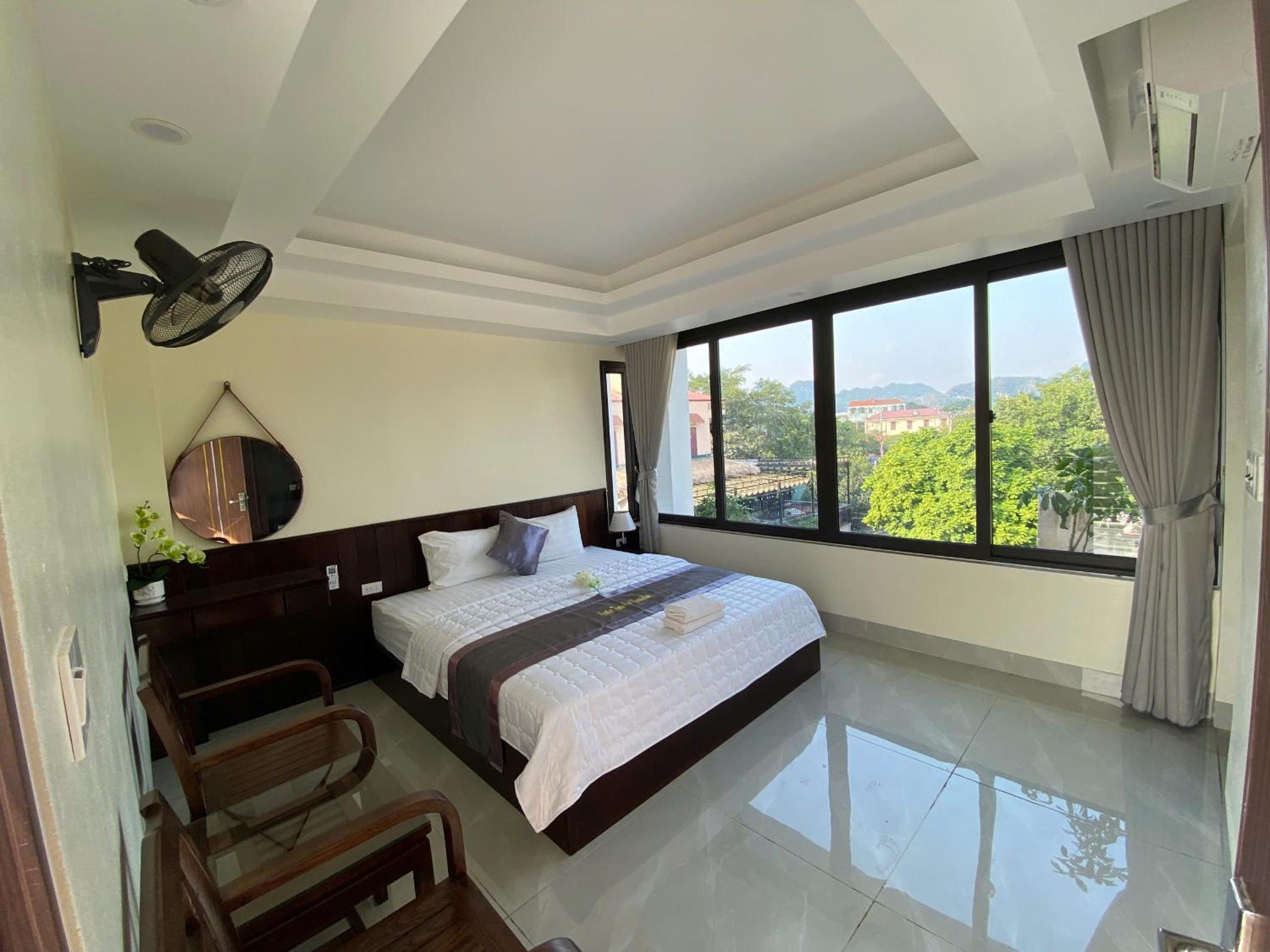 King Room with Pool View photo 3