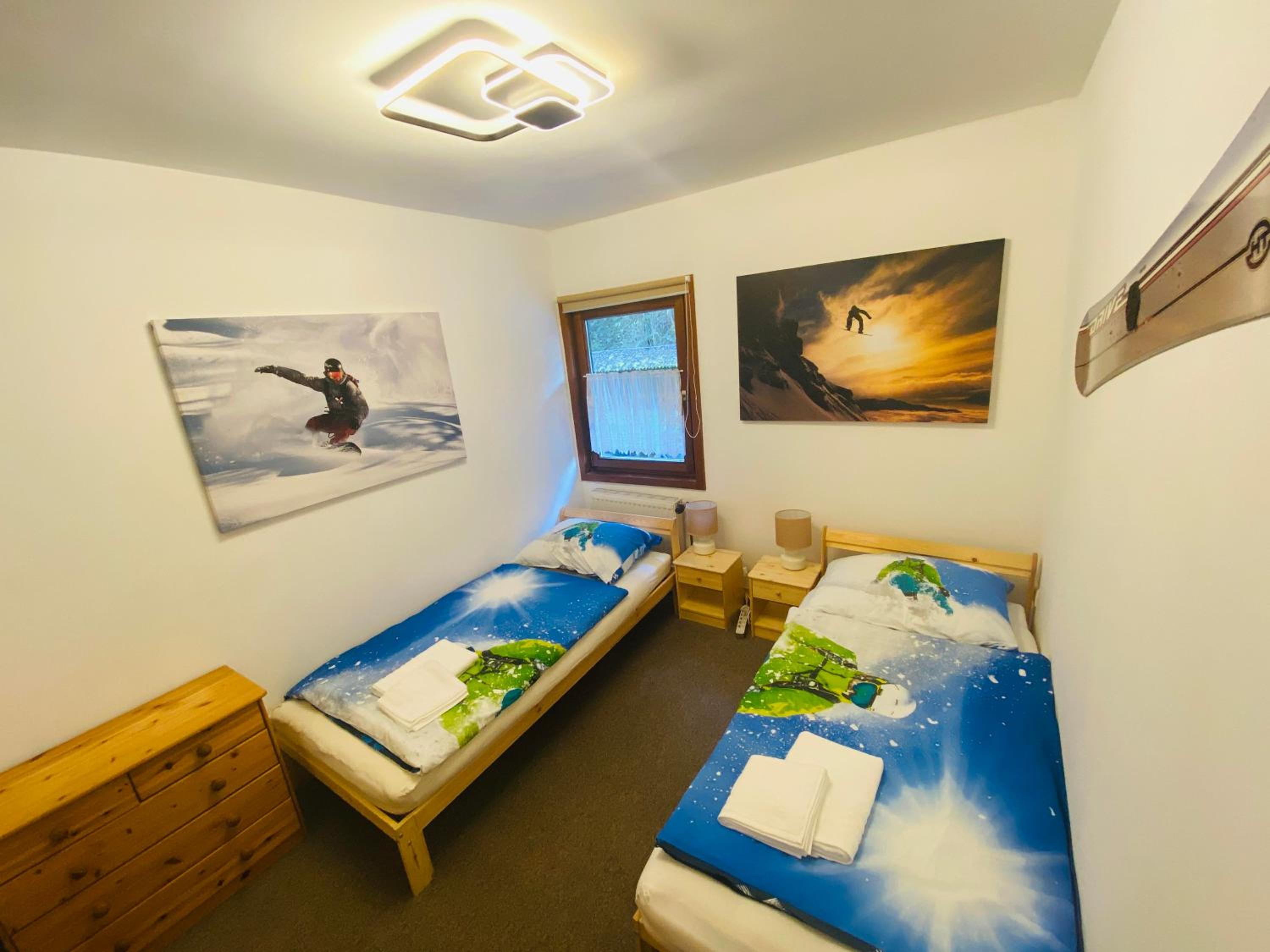 Twin Room with Shared Bathroom photo 1
