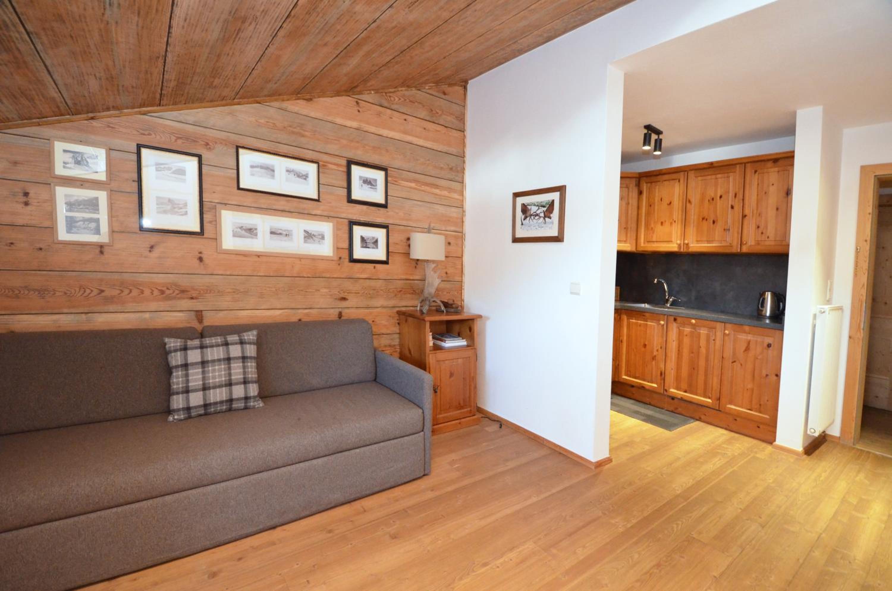 AT 112-12 - Two Room apartment without balcony photo 2