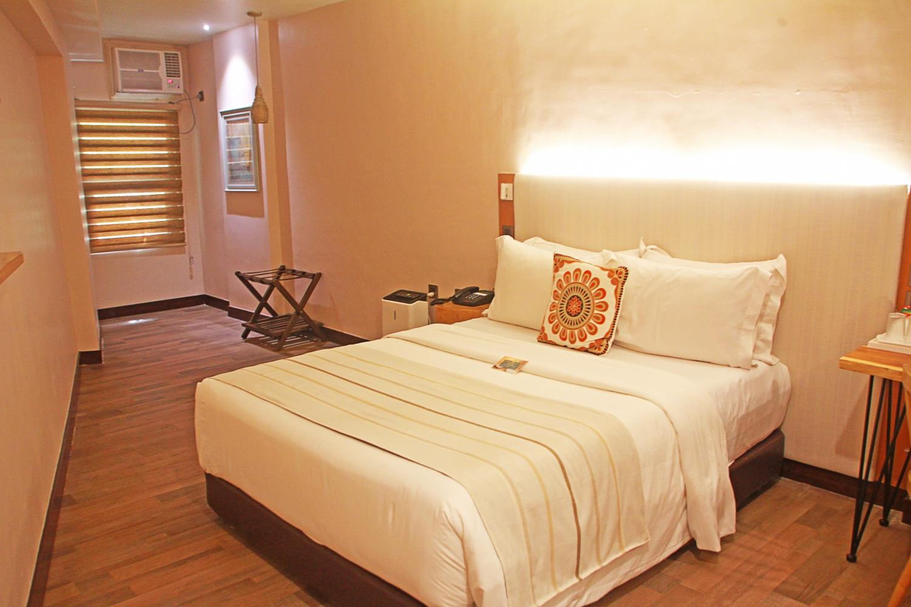 Standard Queen Room photo 1