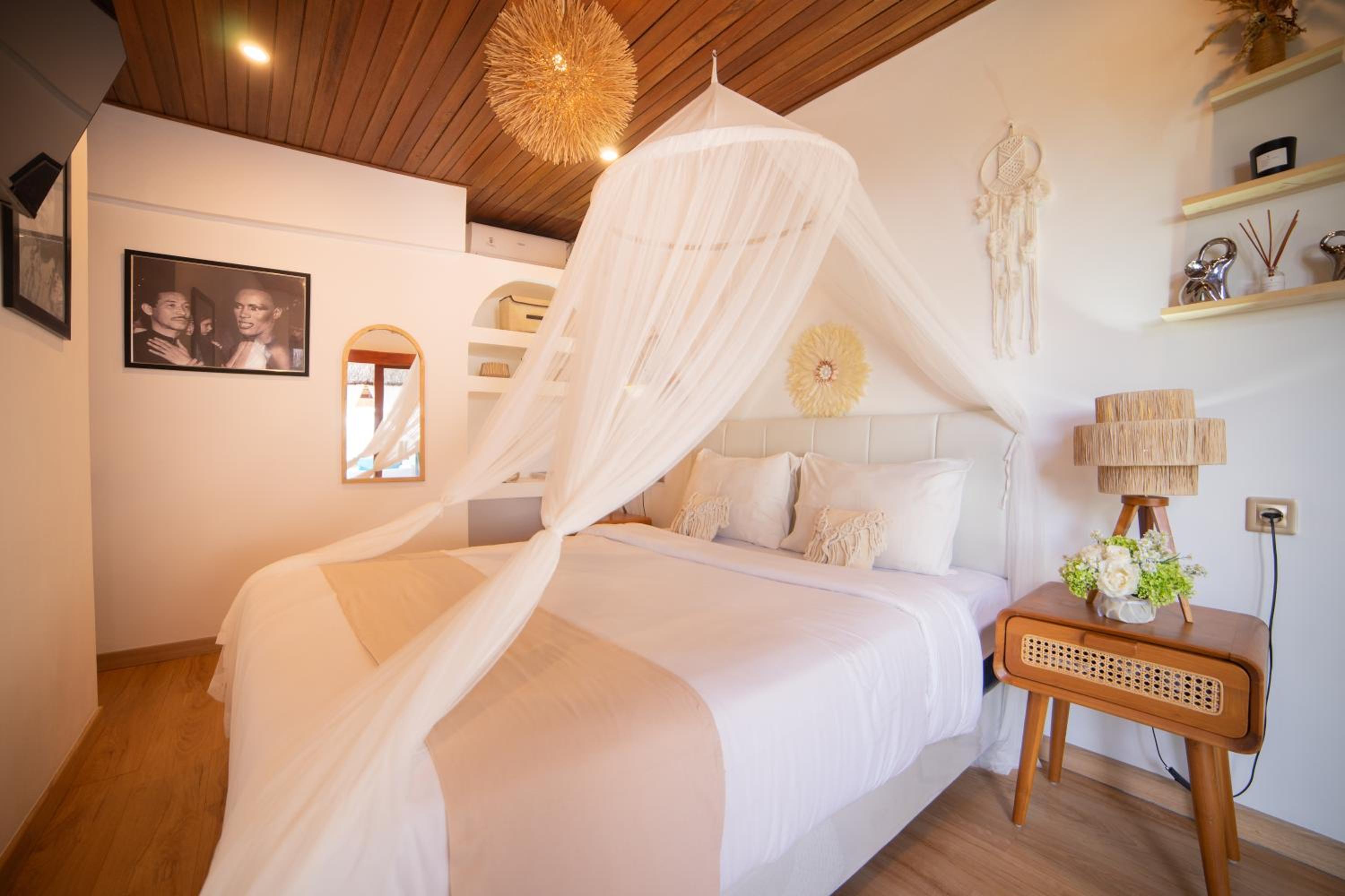 Villa with Private Pool - Photo 33