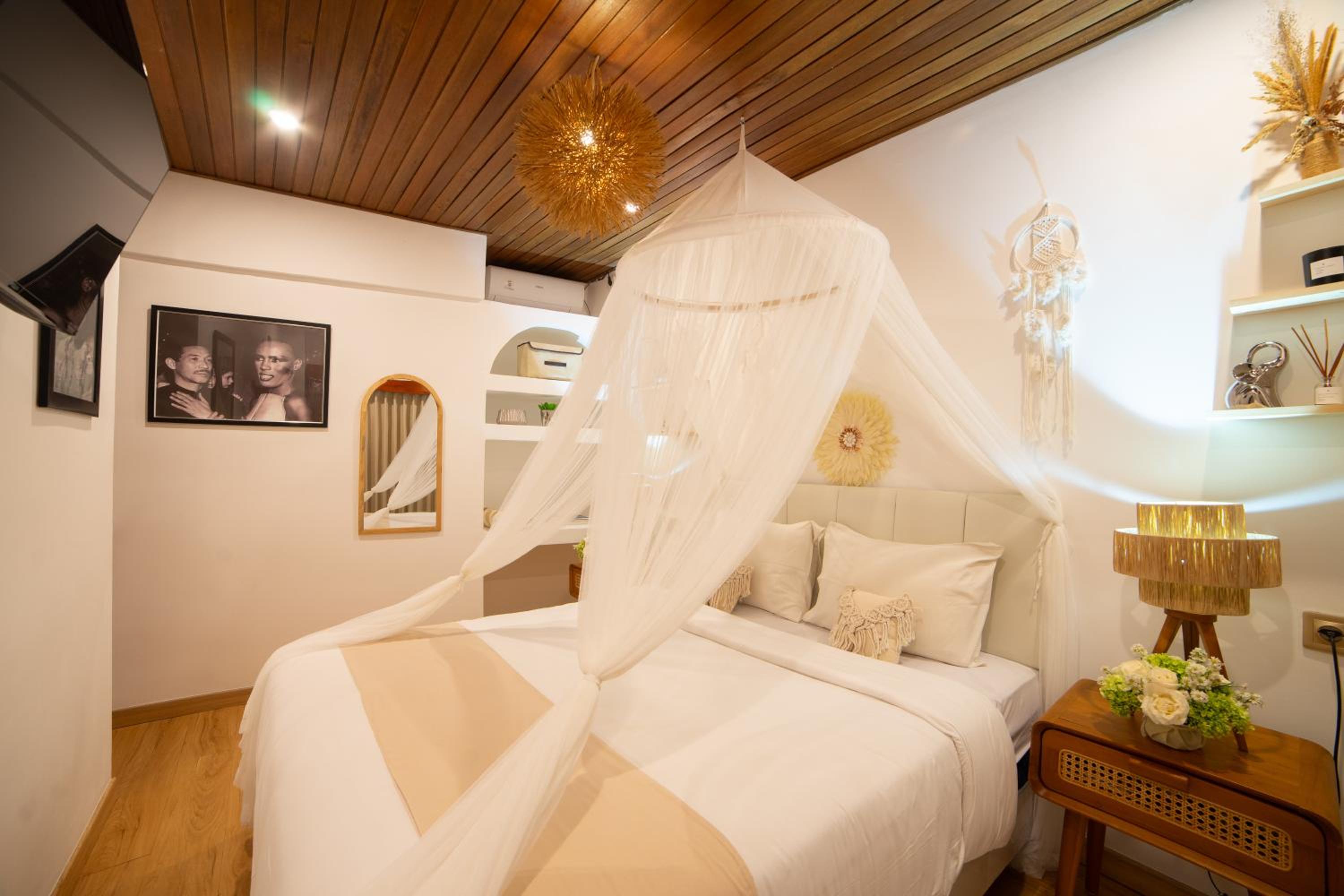 Villa with Private Pool - Photo 31
