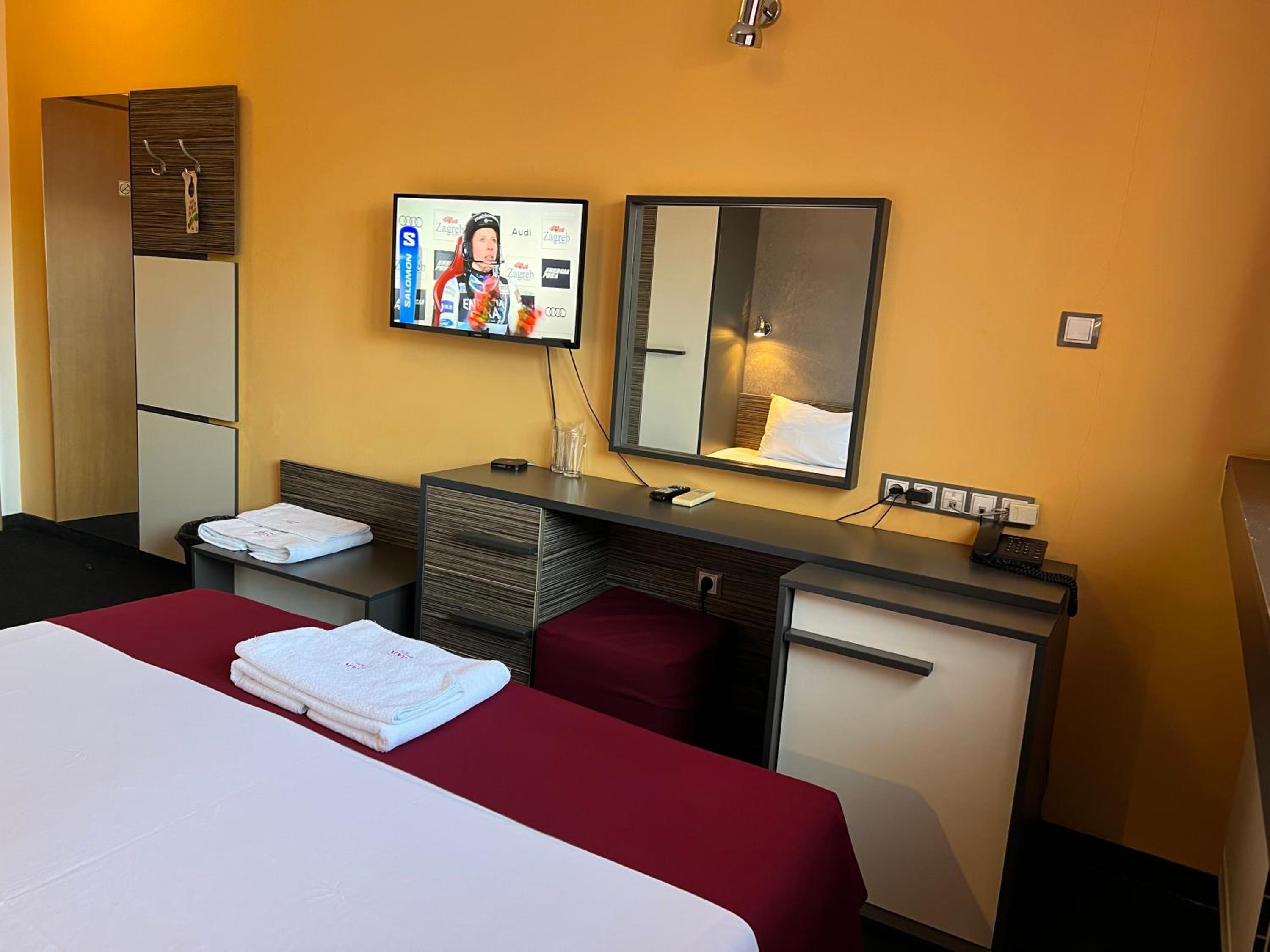 Double Room photo 2