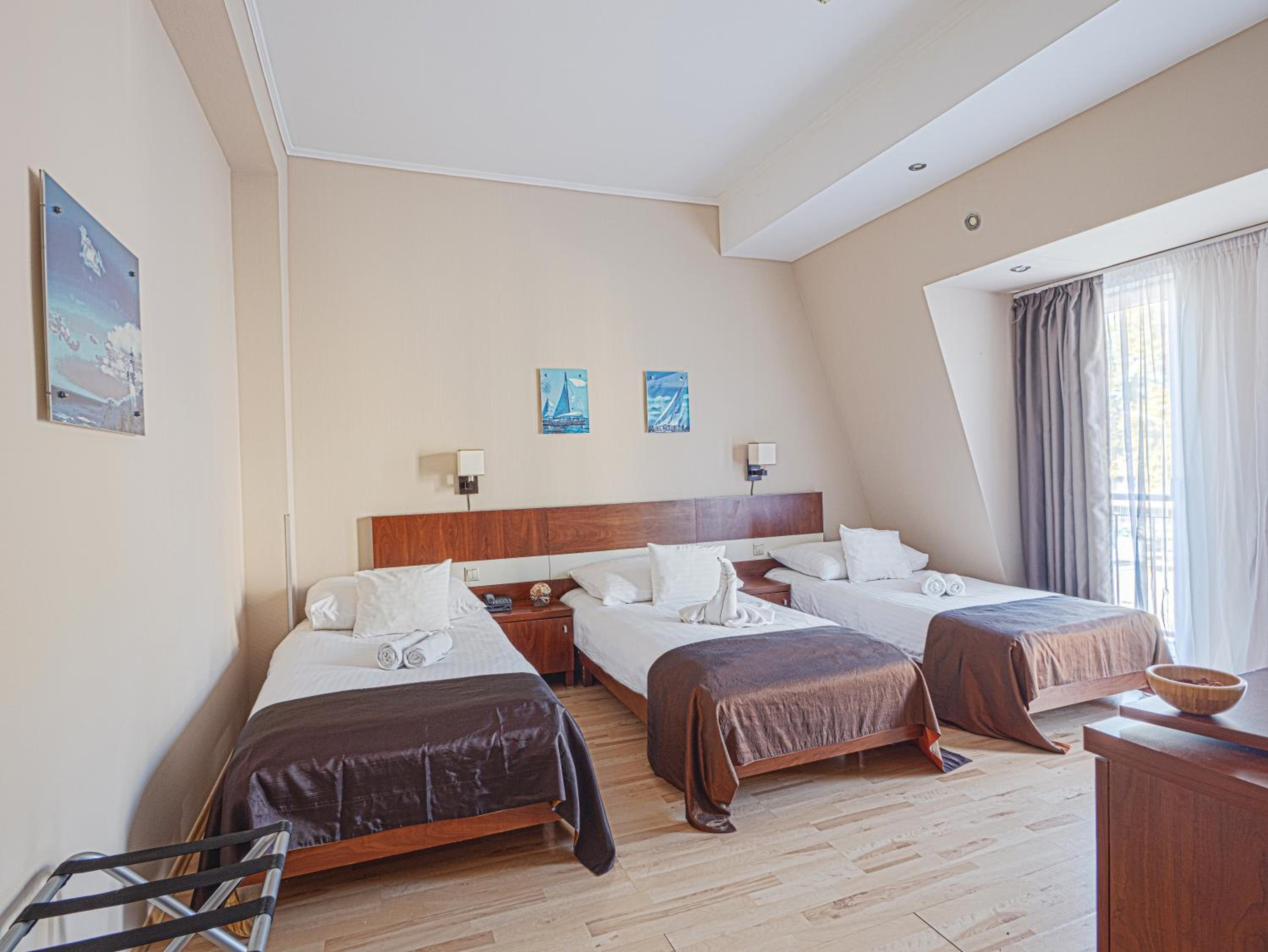 Triple Room - Photo 1