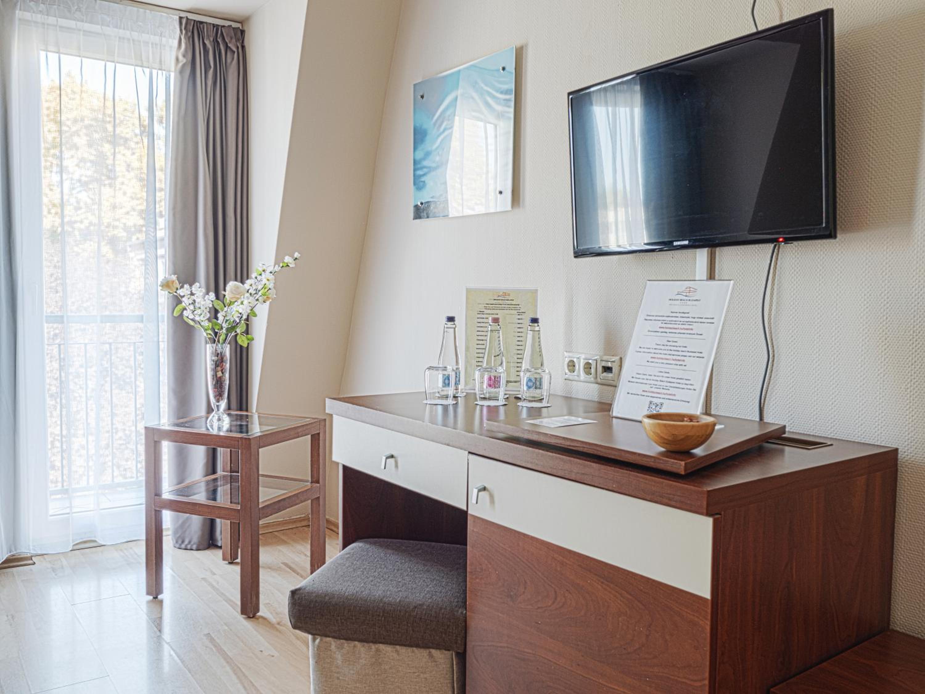 Double or Twin Room with Balcony - Photo 6