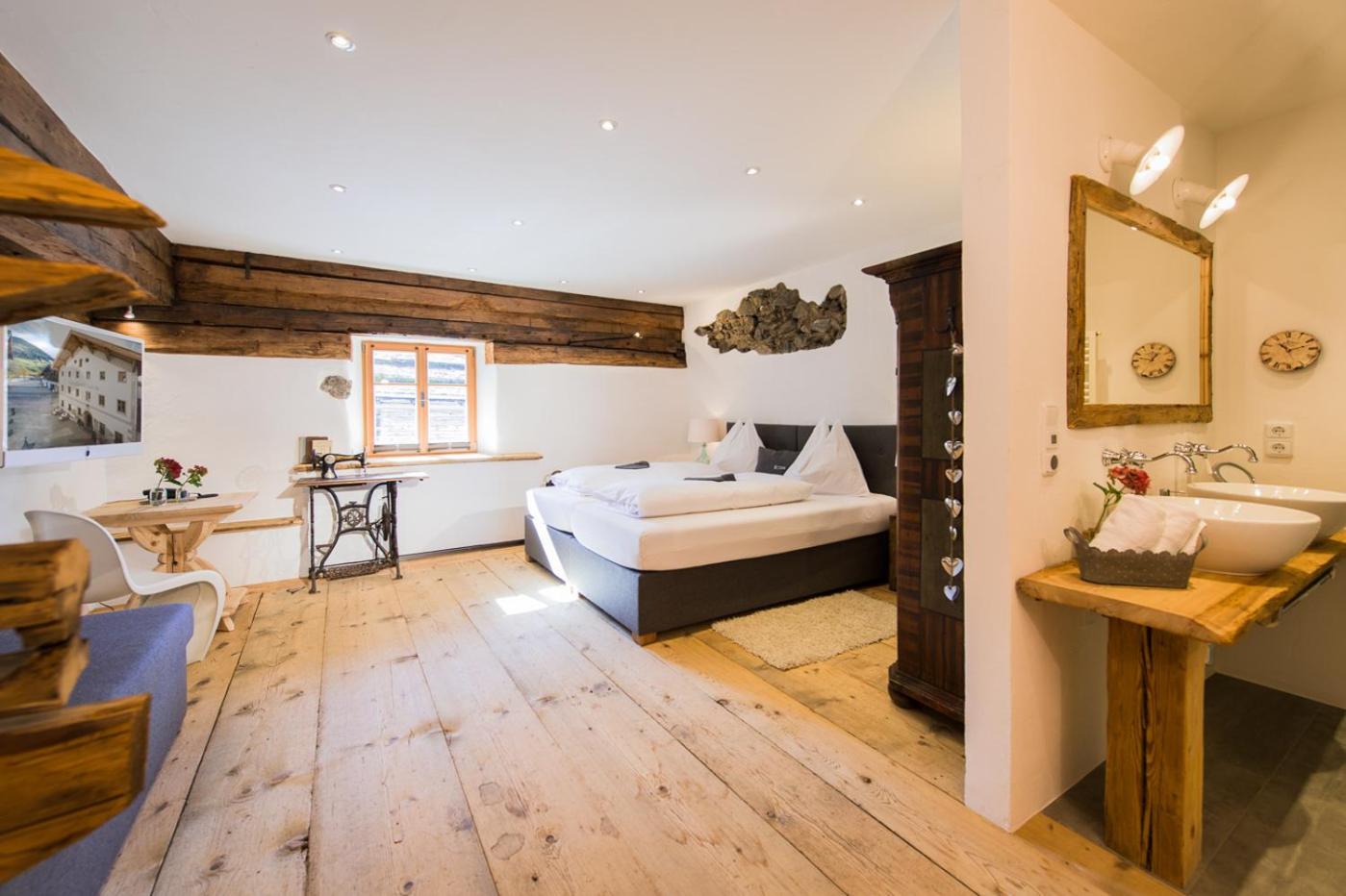 Junior Suite - Photo 1
