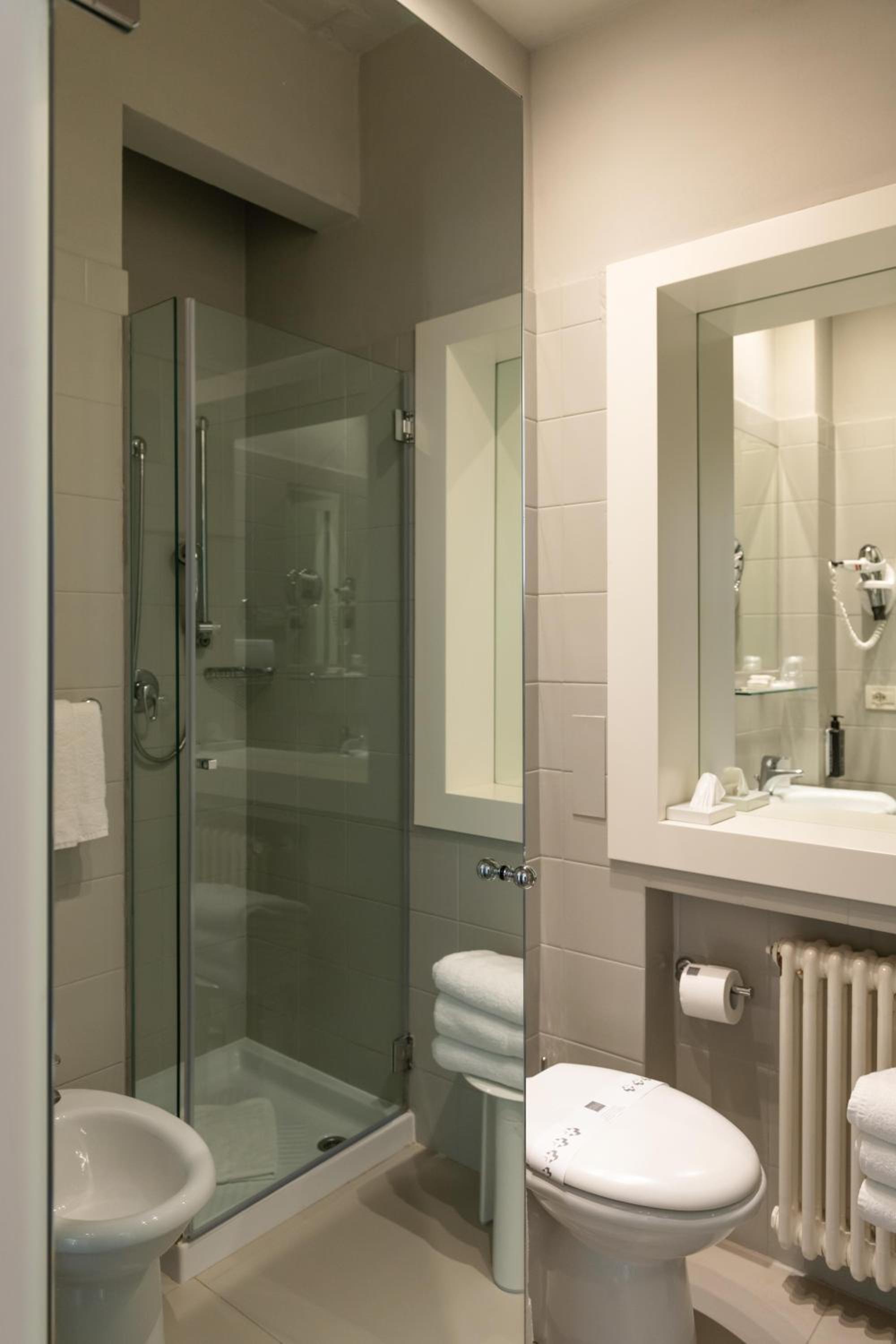 Junior Suite with Side Sea View - Photo 8