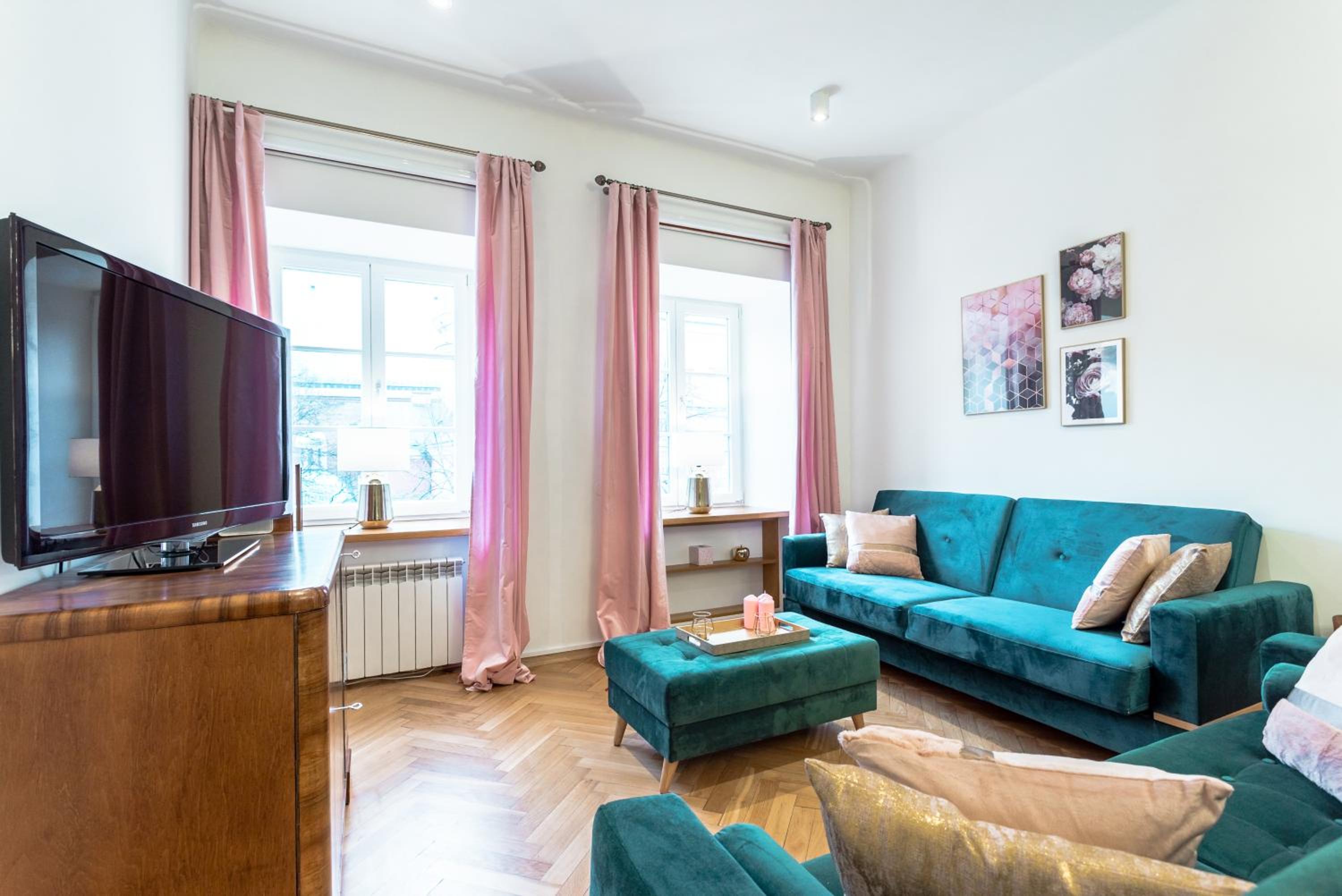 One-Bedroom Premium Apartment photo 3